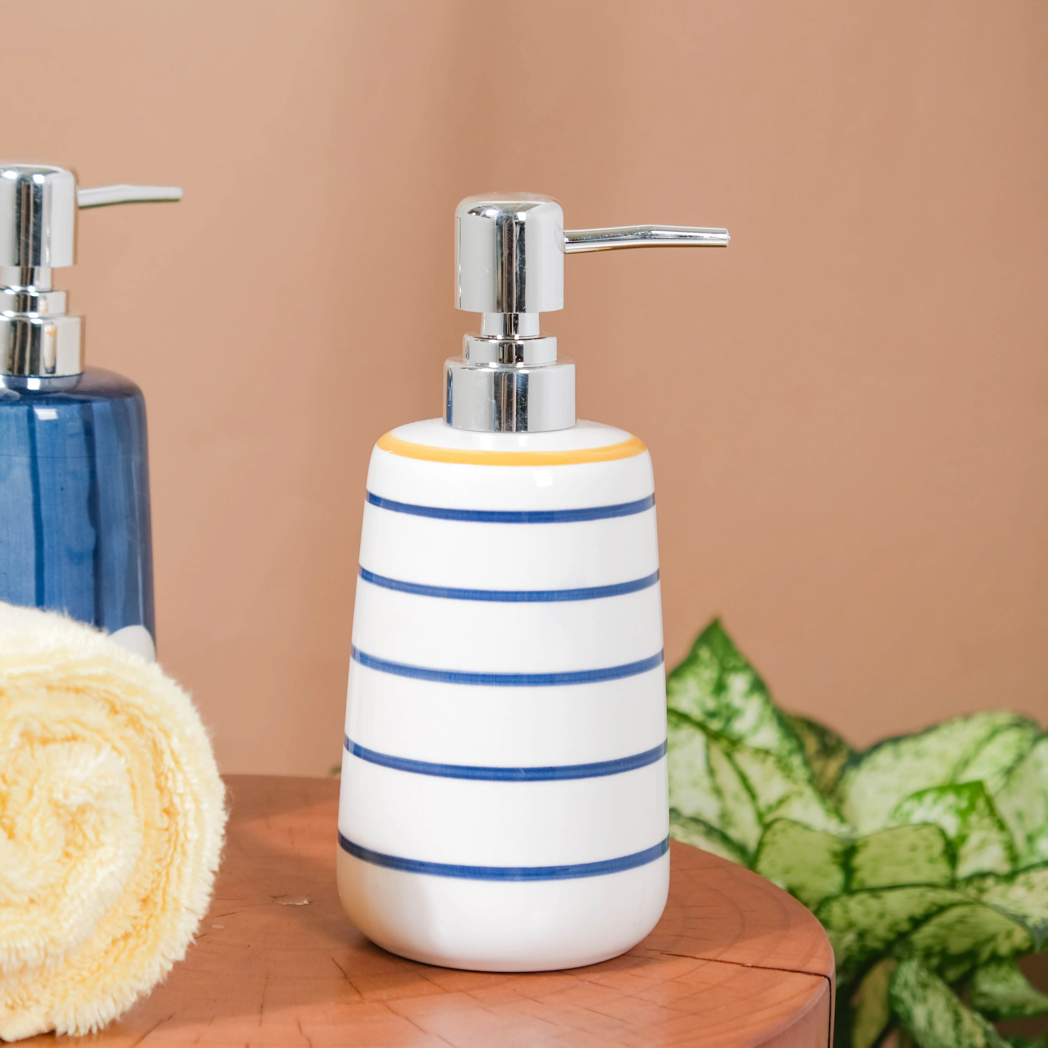 Nitori Sailor Striped Dispenser With Nozzle 450ml - Image 3