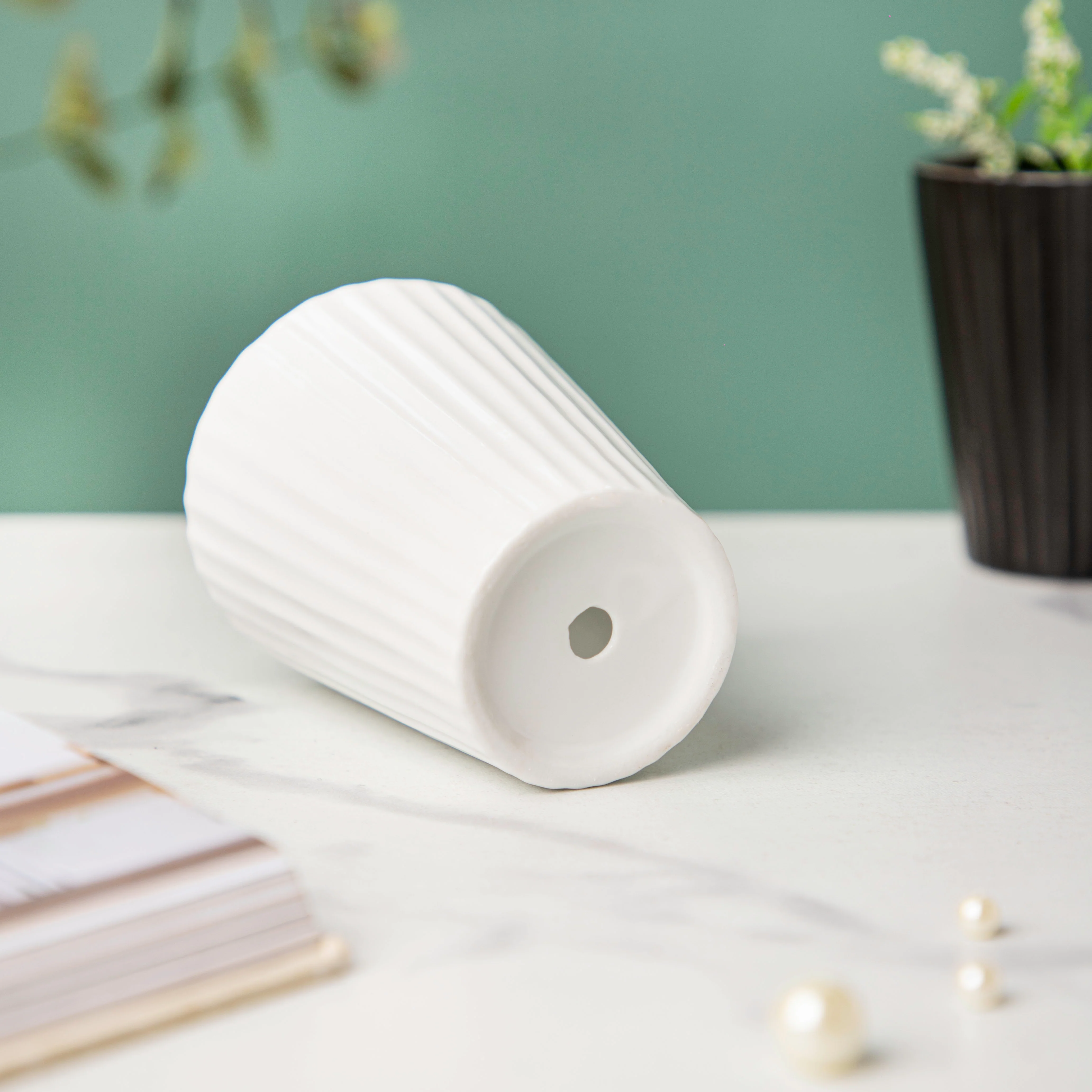 Nordic White Ribbed Ceramic Planter - Image 4