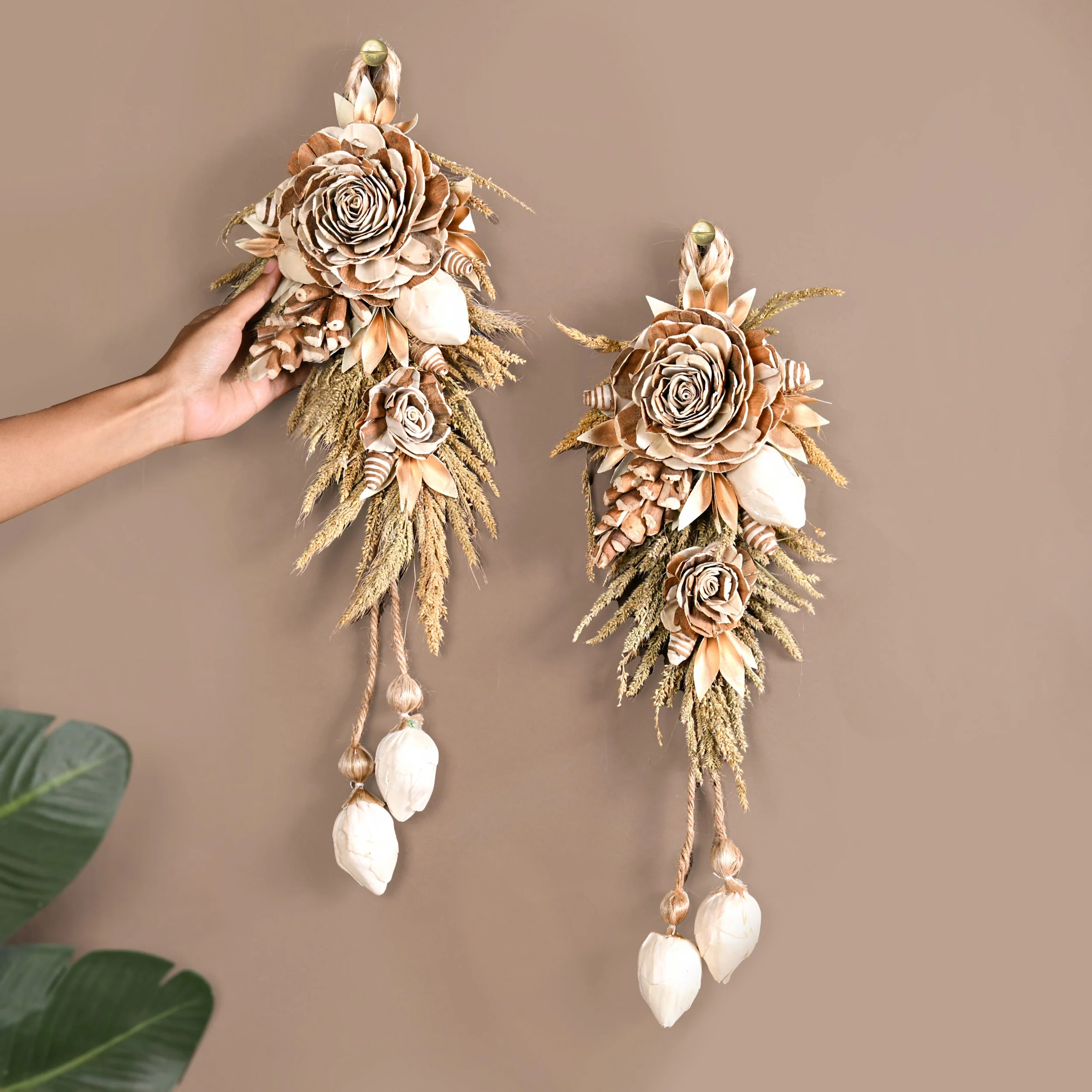 Organic Luxe Bloom Festive Wall Hanging Set Of 2 - Image 2