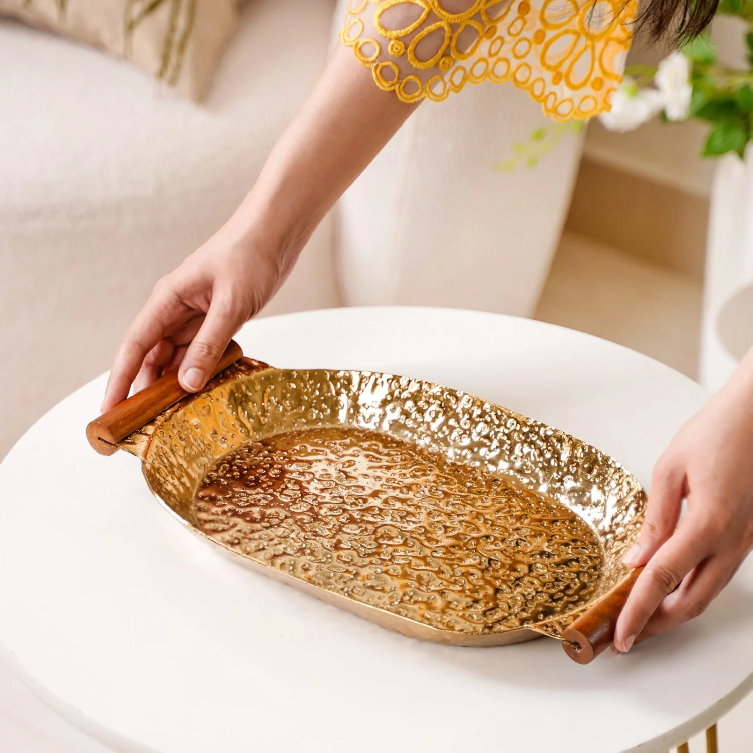 Oval Metal Tray With Wooden Handle Gold 13x8 Inch - Image 3