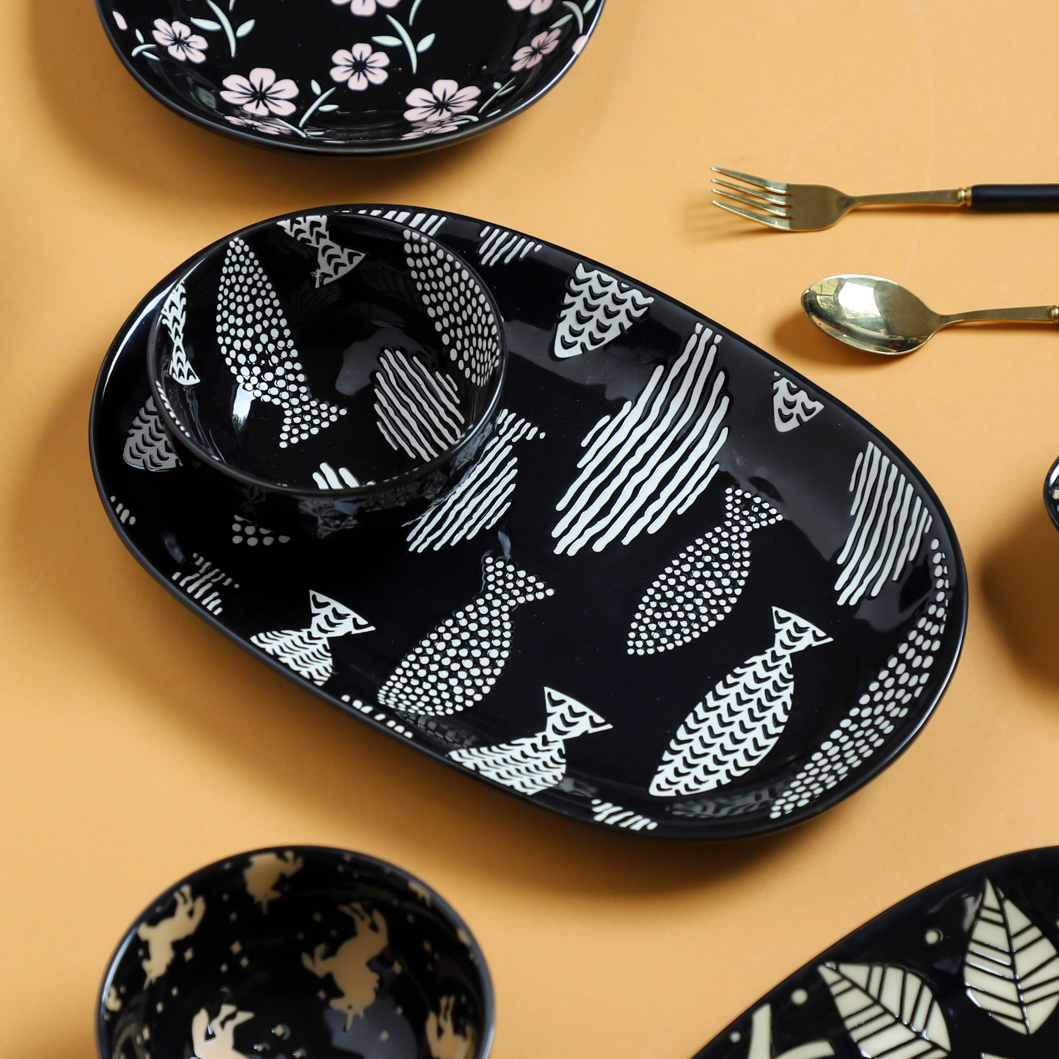 Oval Plates Black - Image 12