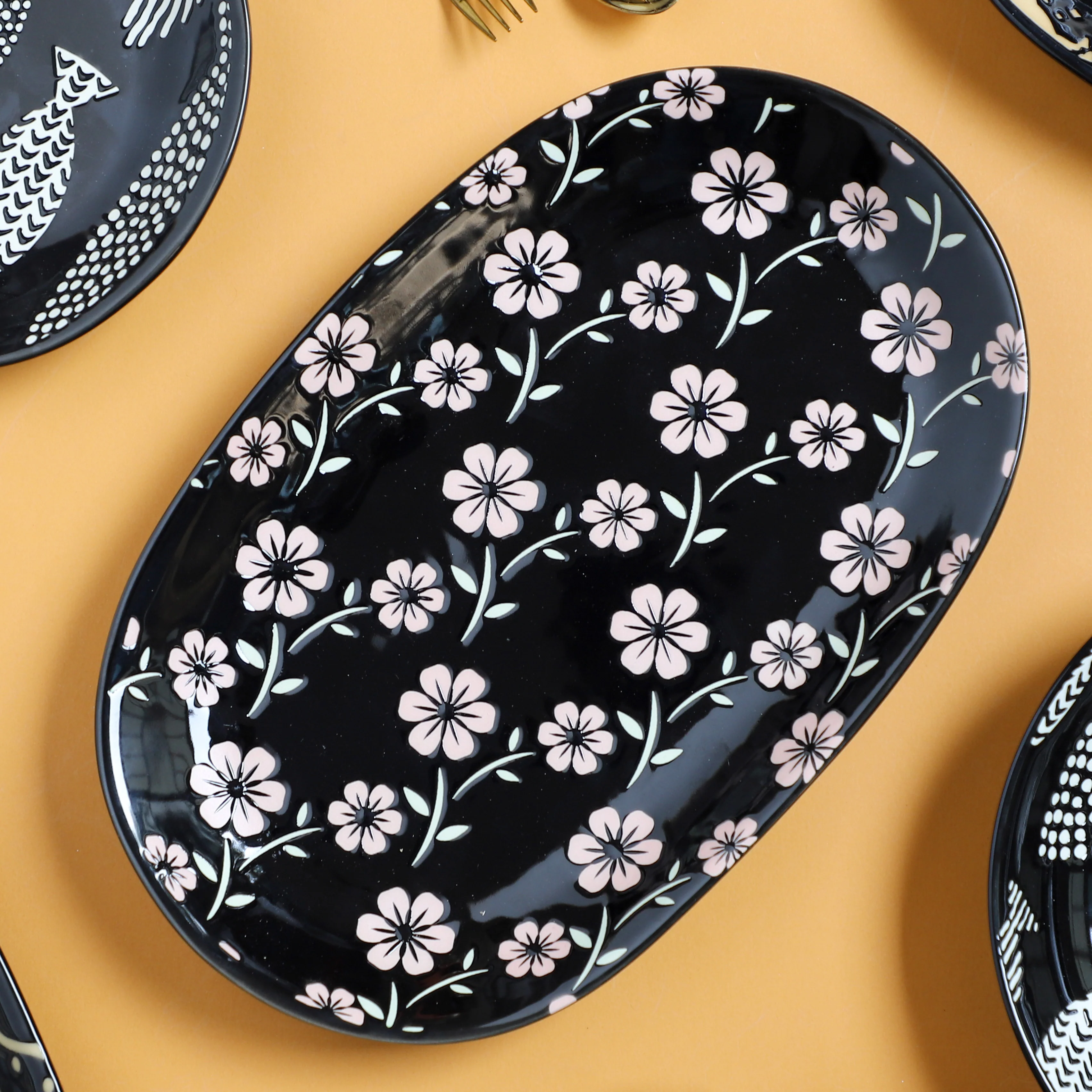 Oval Plates Black - Image 13