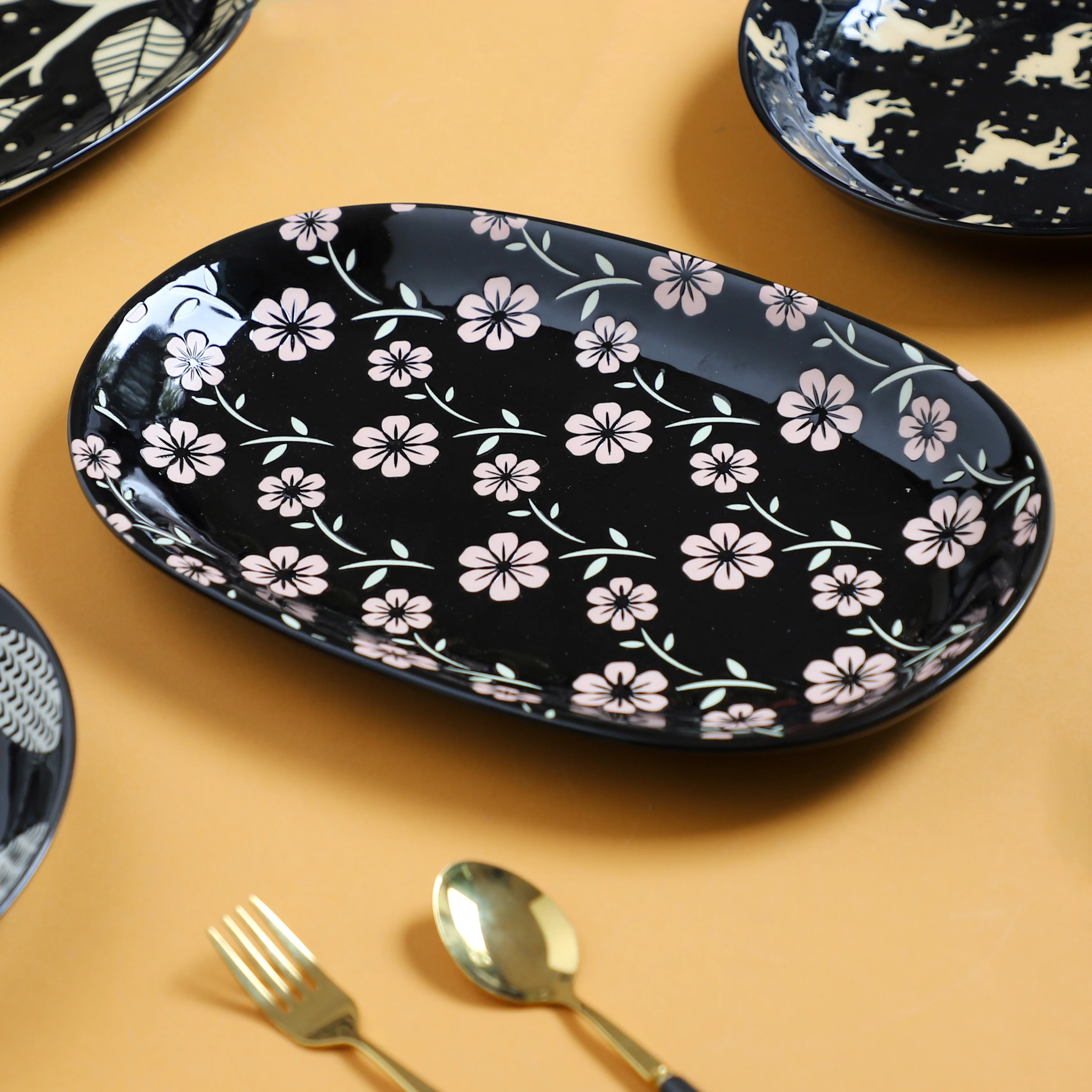 Oval Plates Black - Image 6