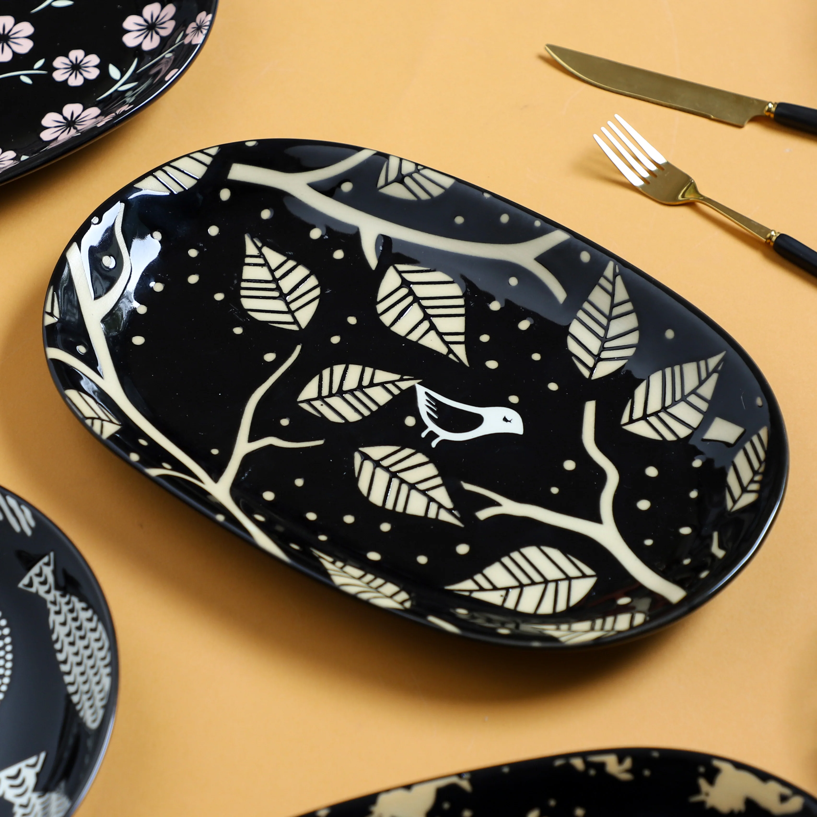 Oval Plates Black - Image 7