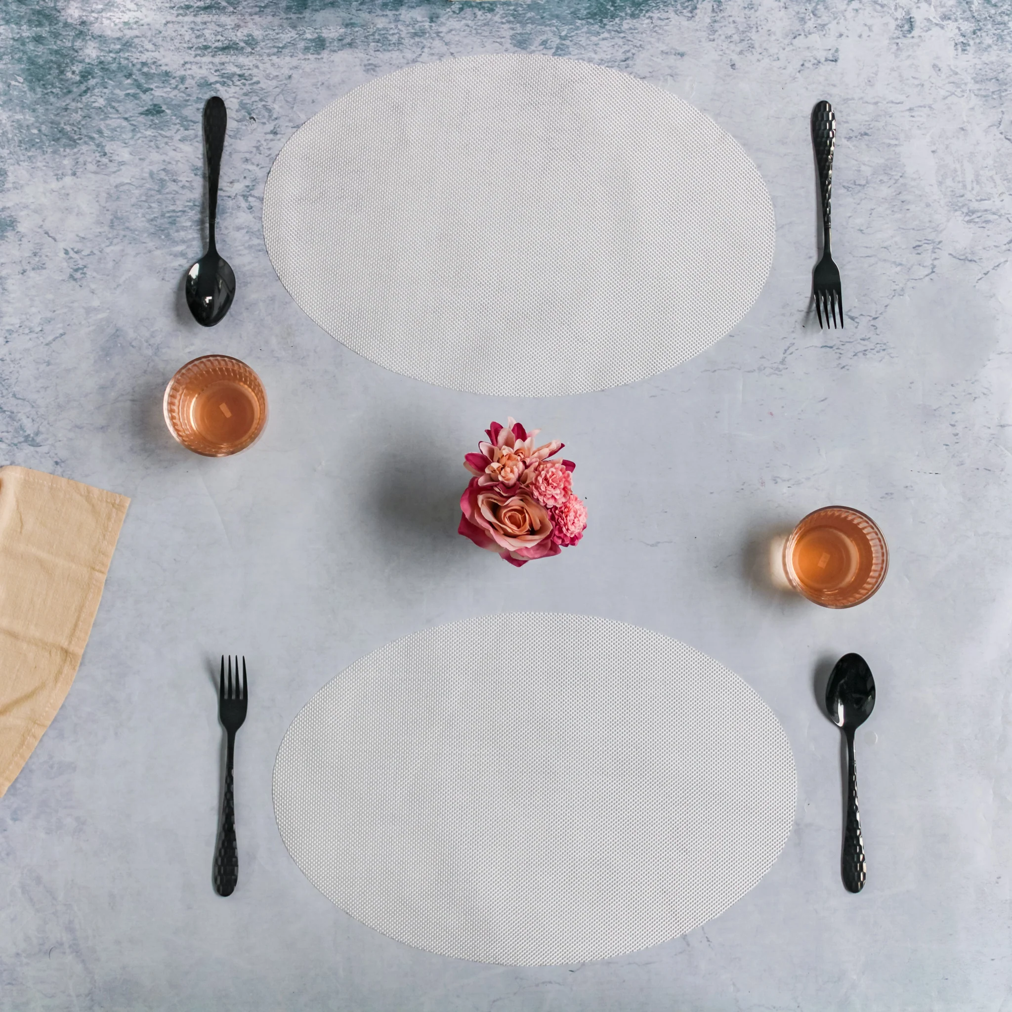 Oval Table Mat White Set of 2 - Image 4
