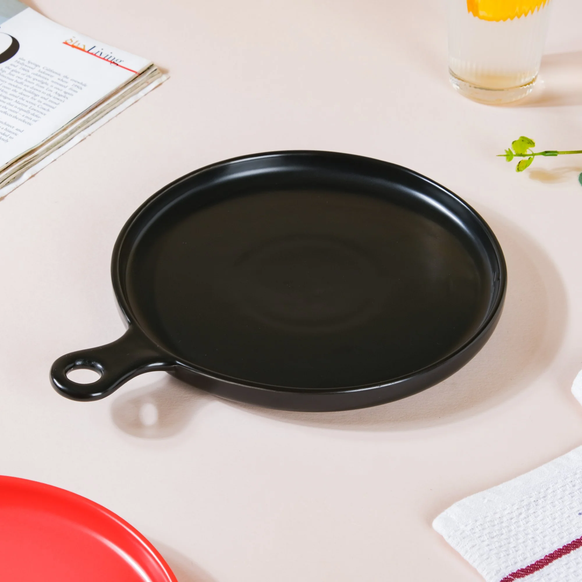 Oven Baking Plate With Handle Black 8 Inch - Image 3