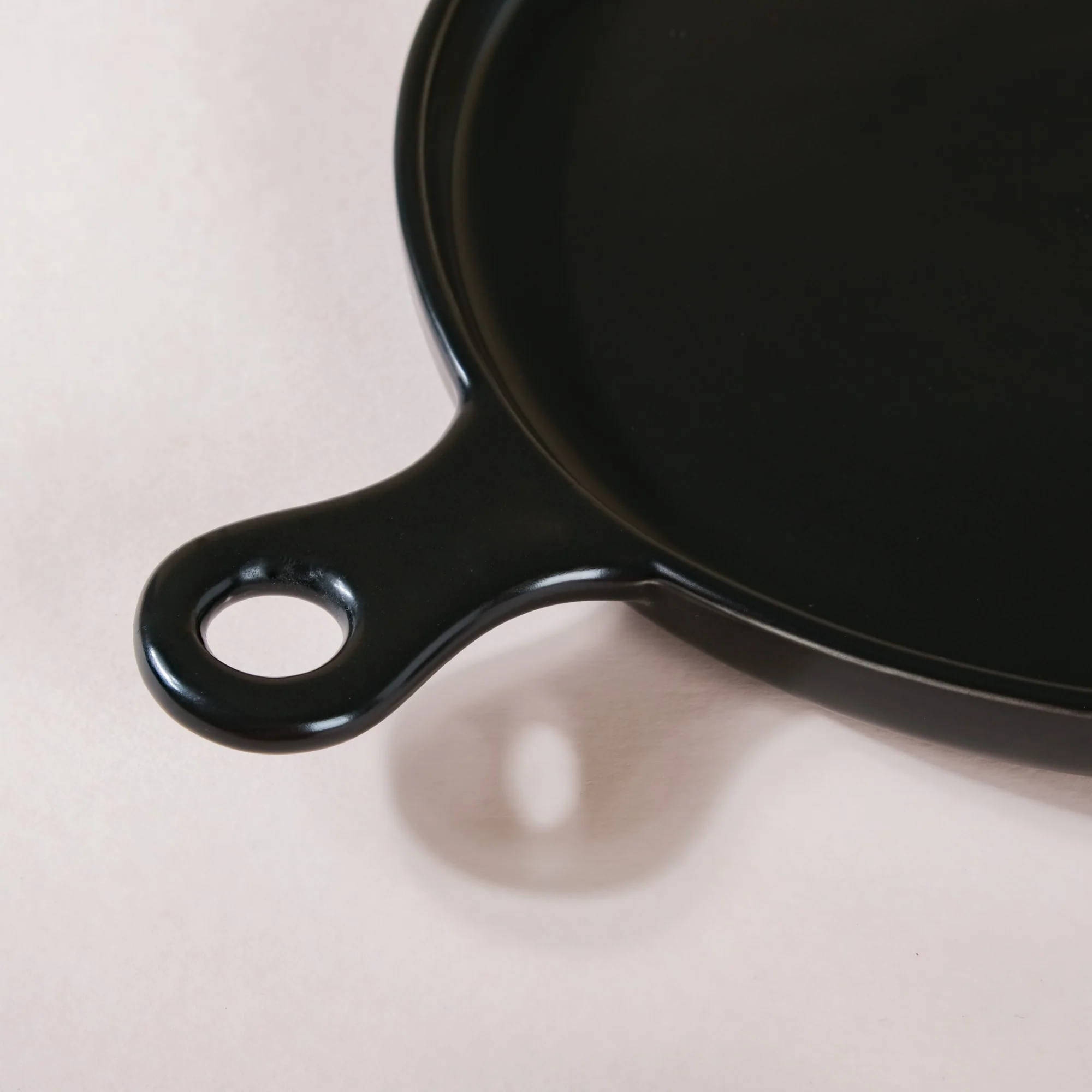 Oven Baking Plate With Handle Black 8 Inch - Image 6