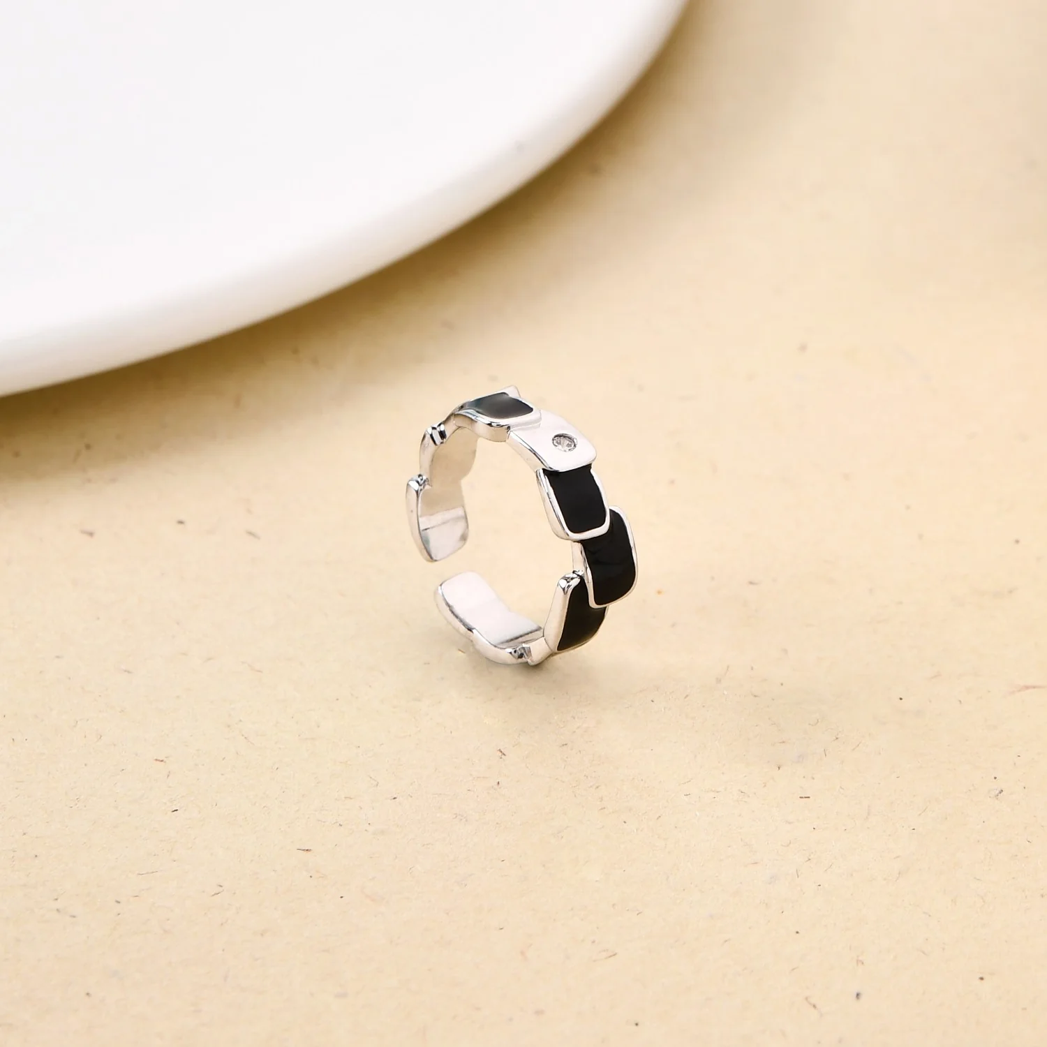 Overlapping Black Tile Silver Ring - Image 5