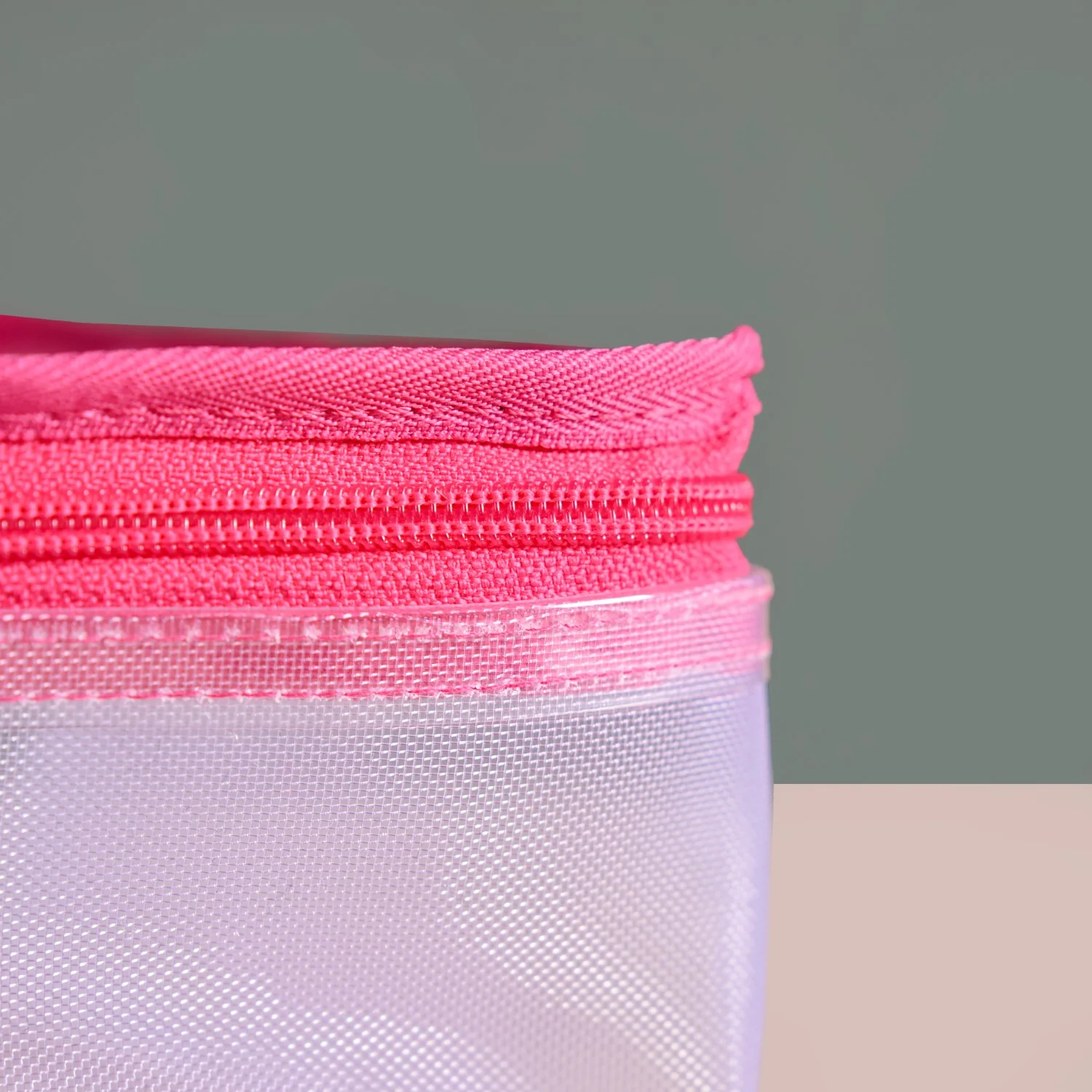 Pair Of Wardrobe Organisers With Zipper In Pink - Image 6