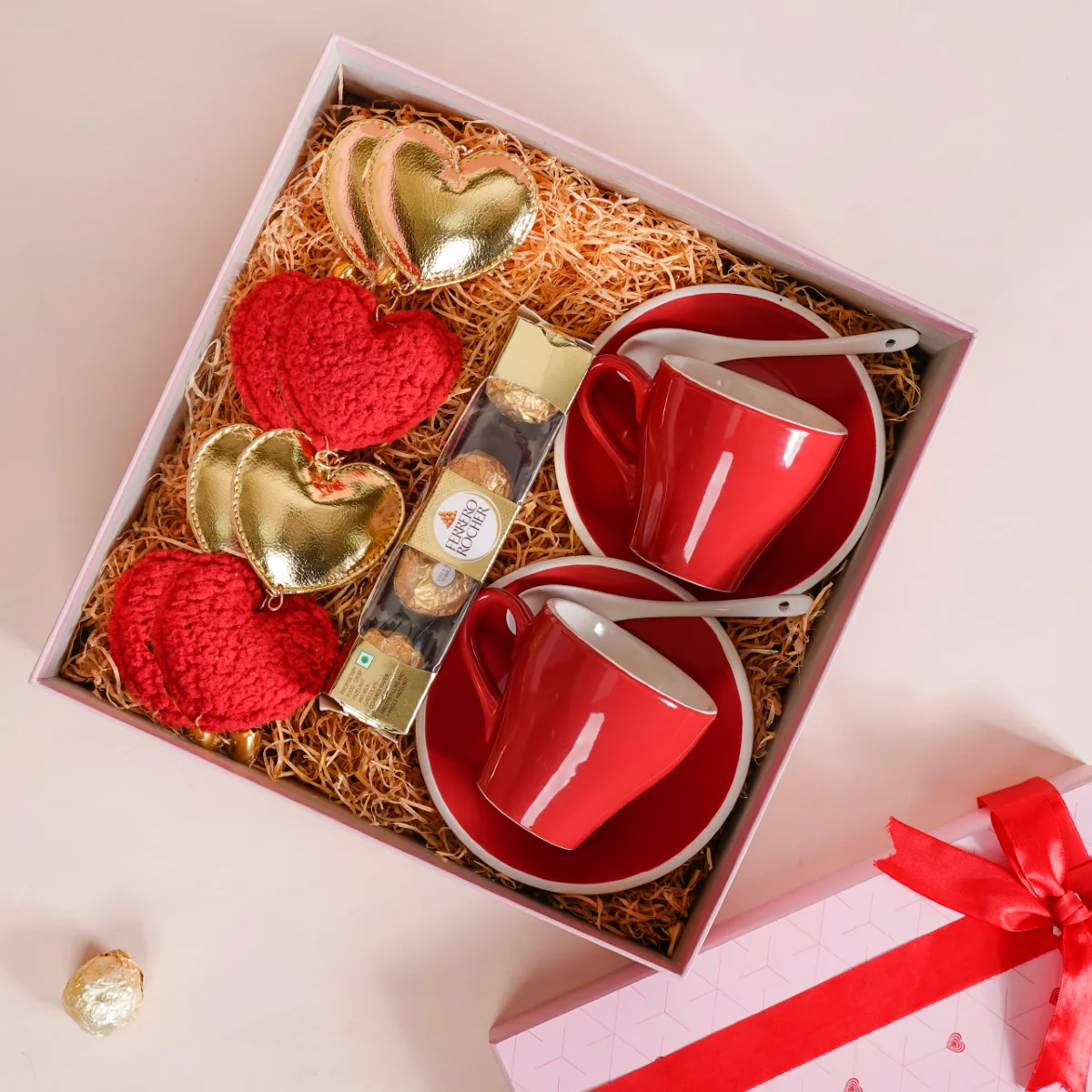 Passionate Red Gift Hamper Set Of 5 - Image 2