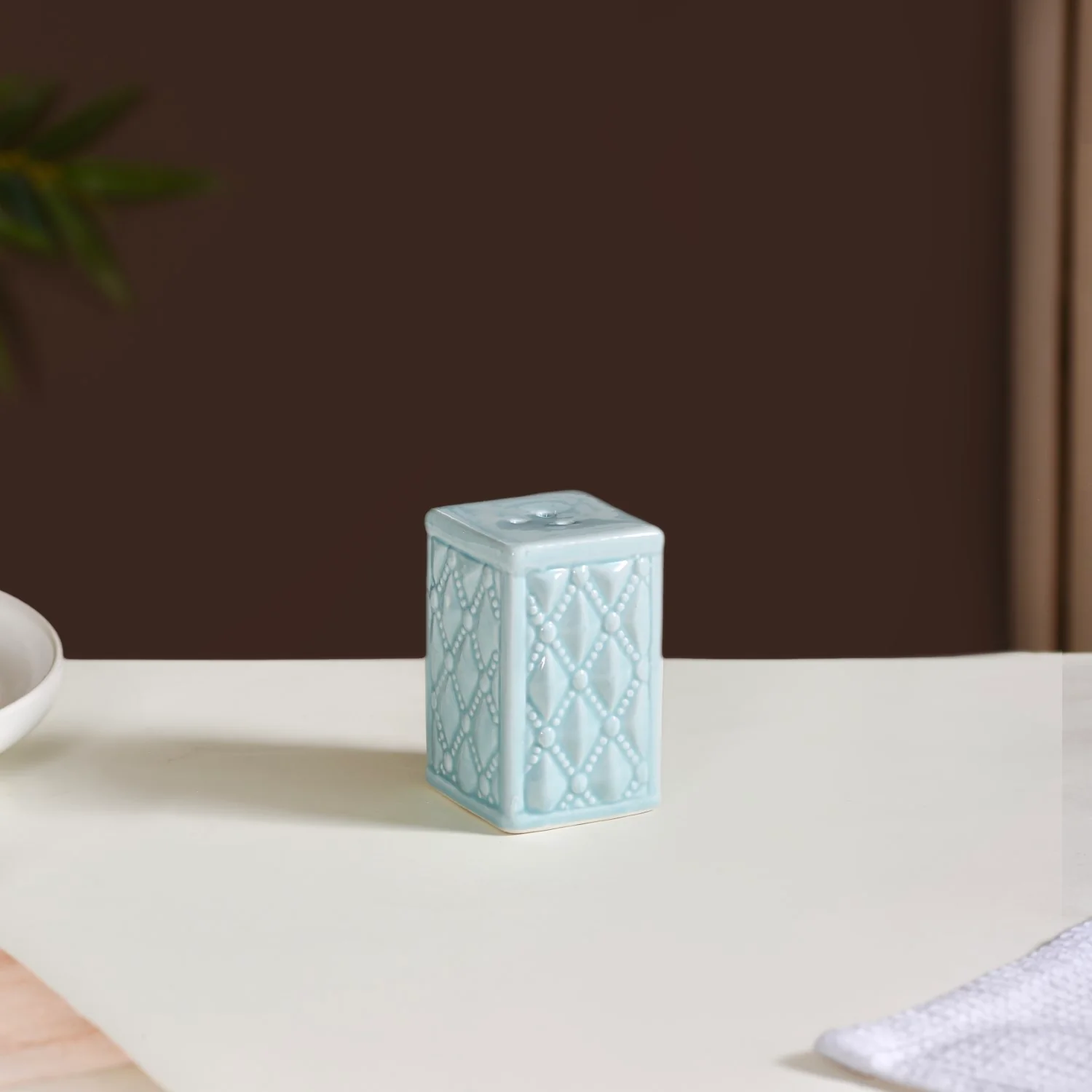 Pastel Blue Ceramic Salt And Pepper Shaker Set - Image 7