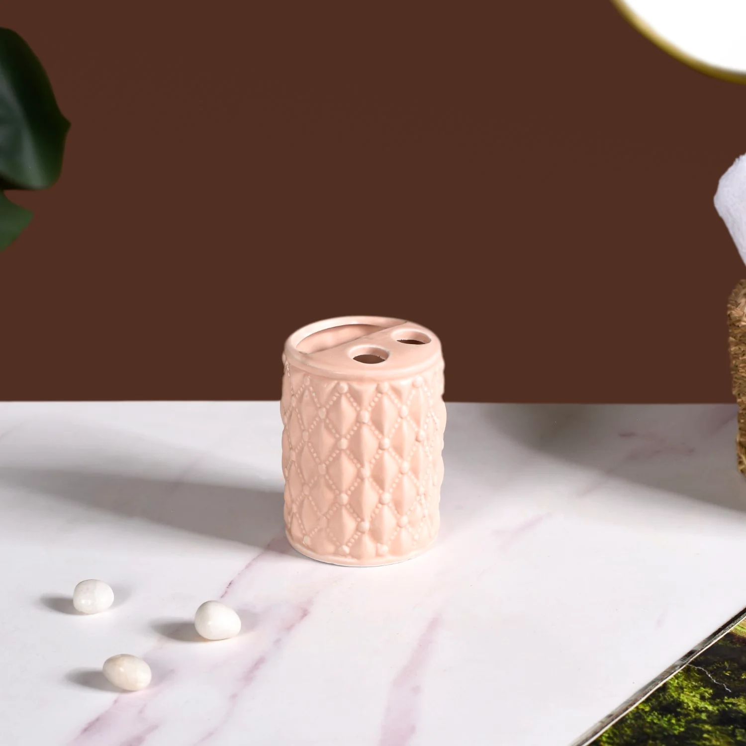 Peach Knit Design Ceramic Bathroom Accessories Set Of 3 - Image 7