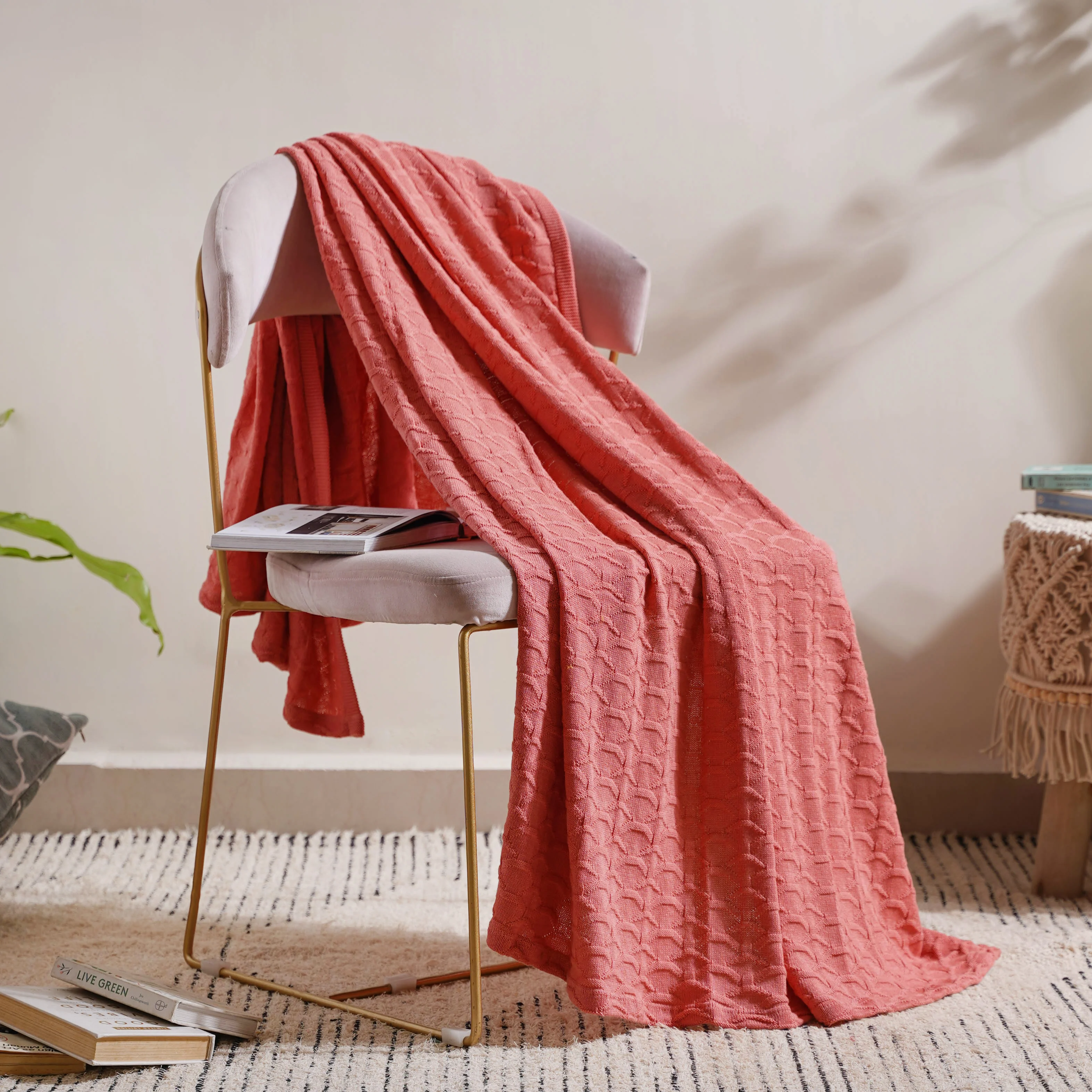 Salmon Pink Scallop Knitted Throw - Image 3