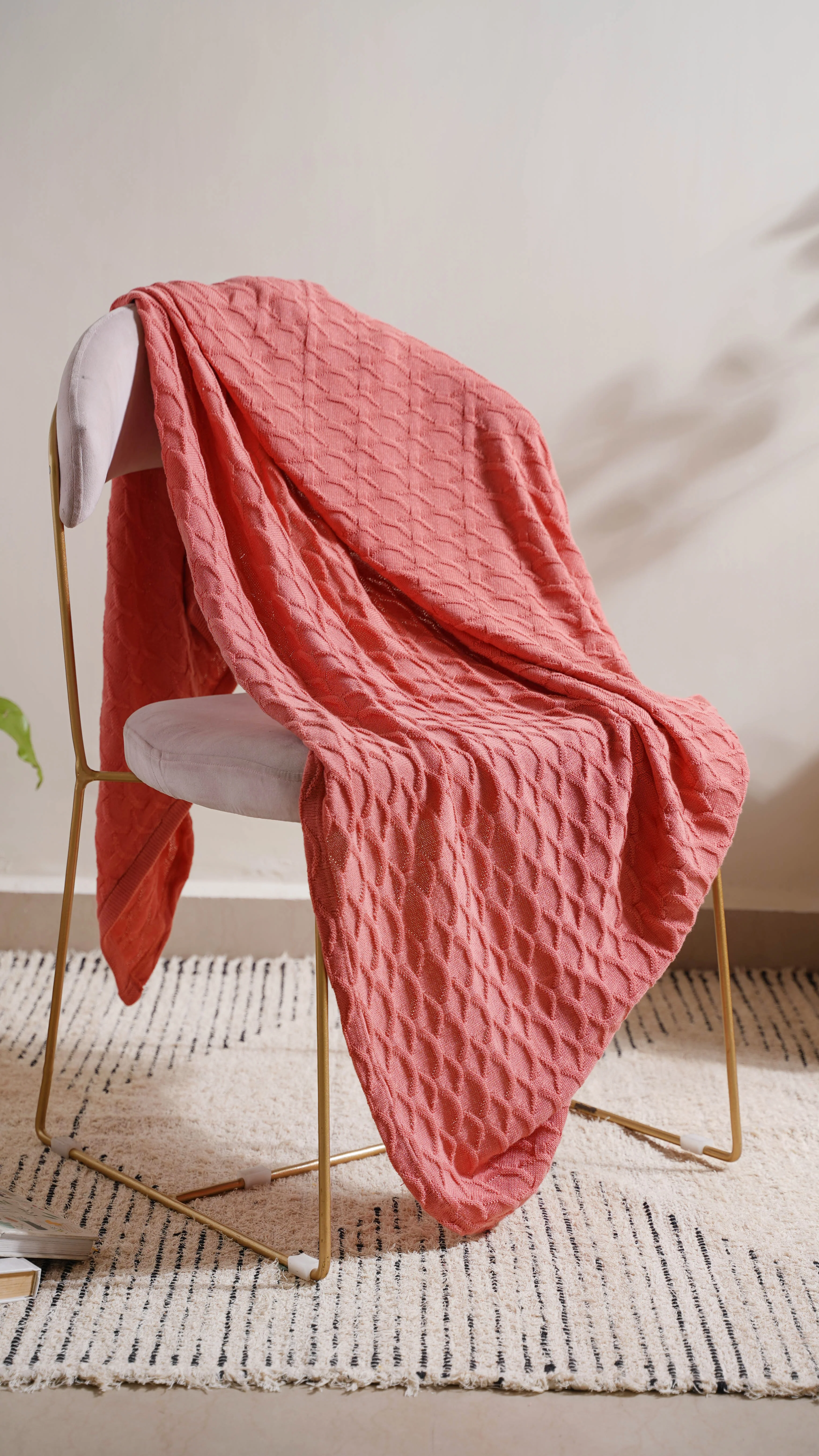 Salmon Pink Scallop Knitted Throw - Image 5