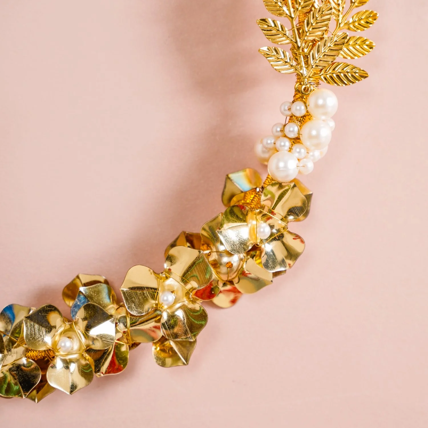 Pearl Christmas Wreath Wall Decor Gold 8 Inch - Image 10