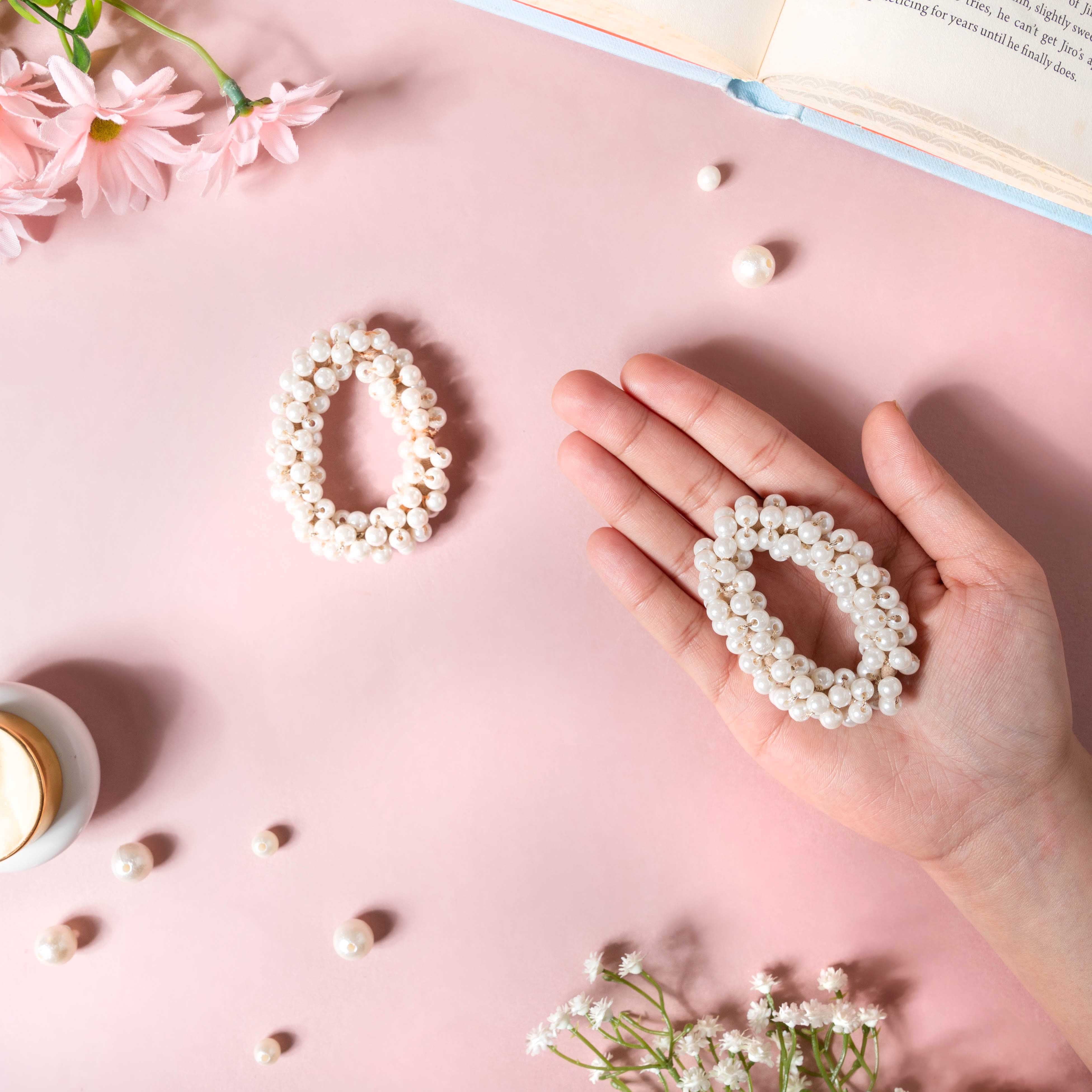 Pearl Hair Ties White Set Of 4 - Image 2