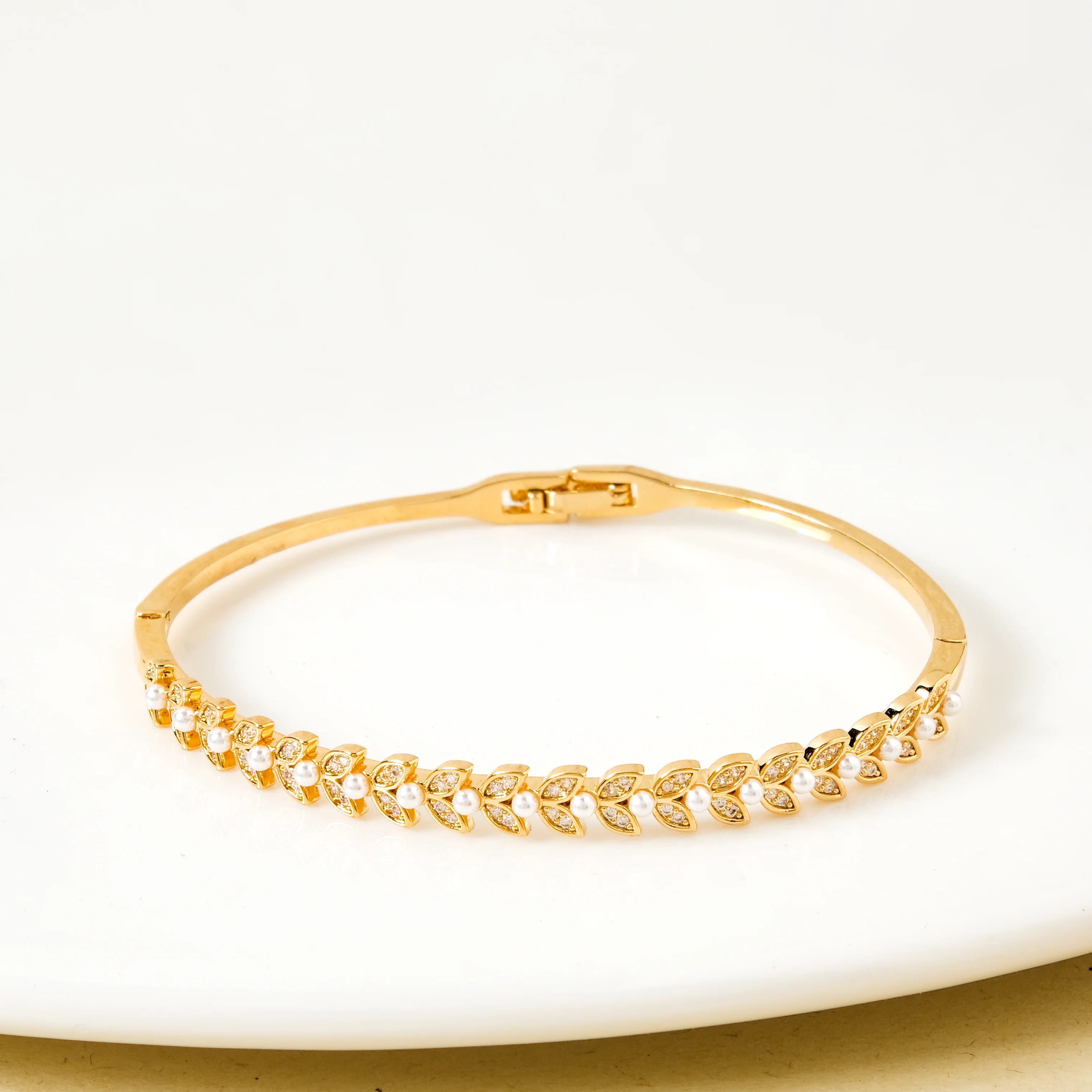 Pearl Ivy Gold Bracelet - Image 7