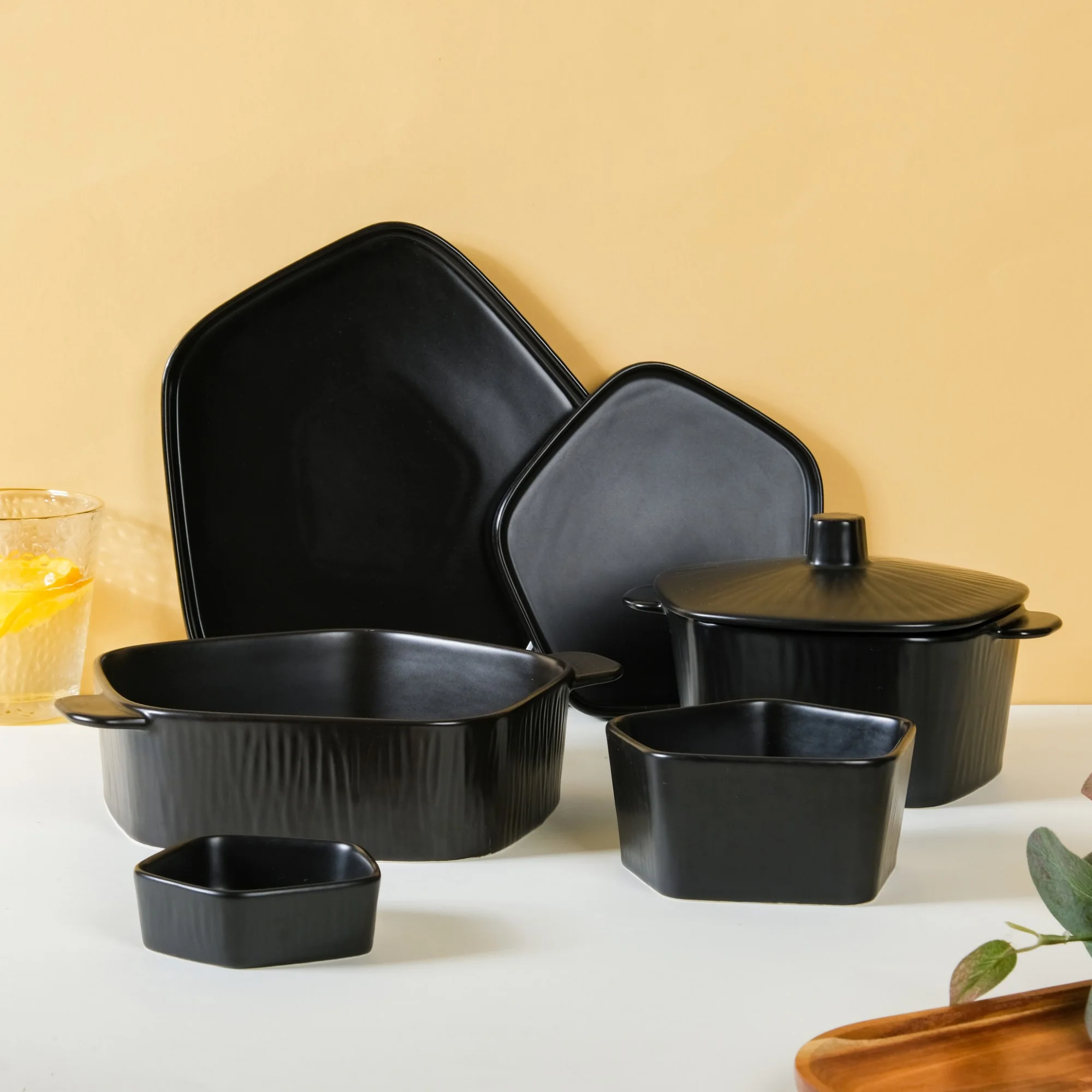 Pentagon Black 19 Piece Dinner Set For 4 - Image 2