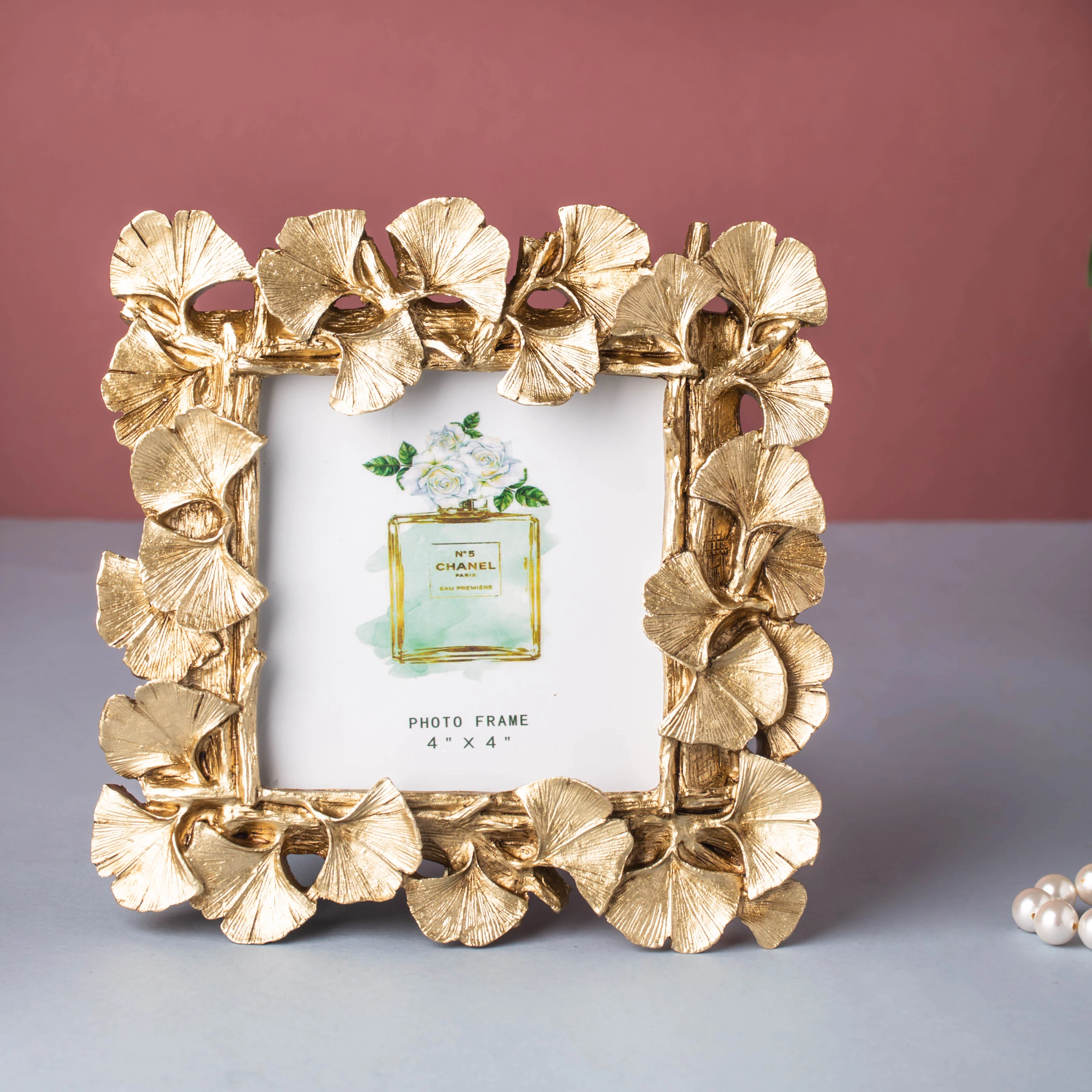 MAGNIFIQUE Leaf Photo Frame - Gold (S) - Image 6