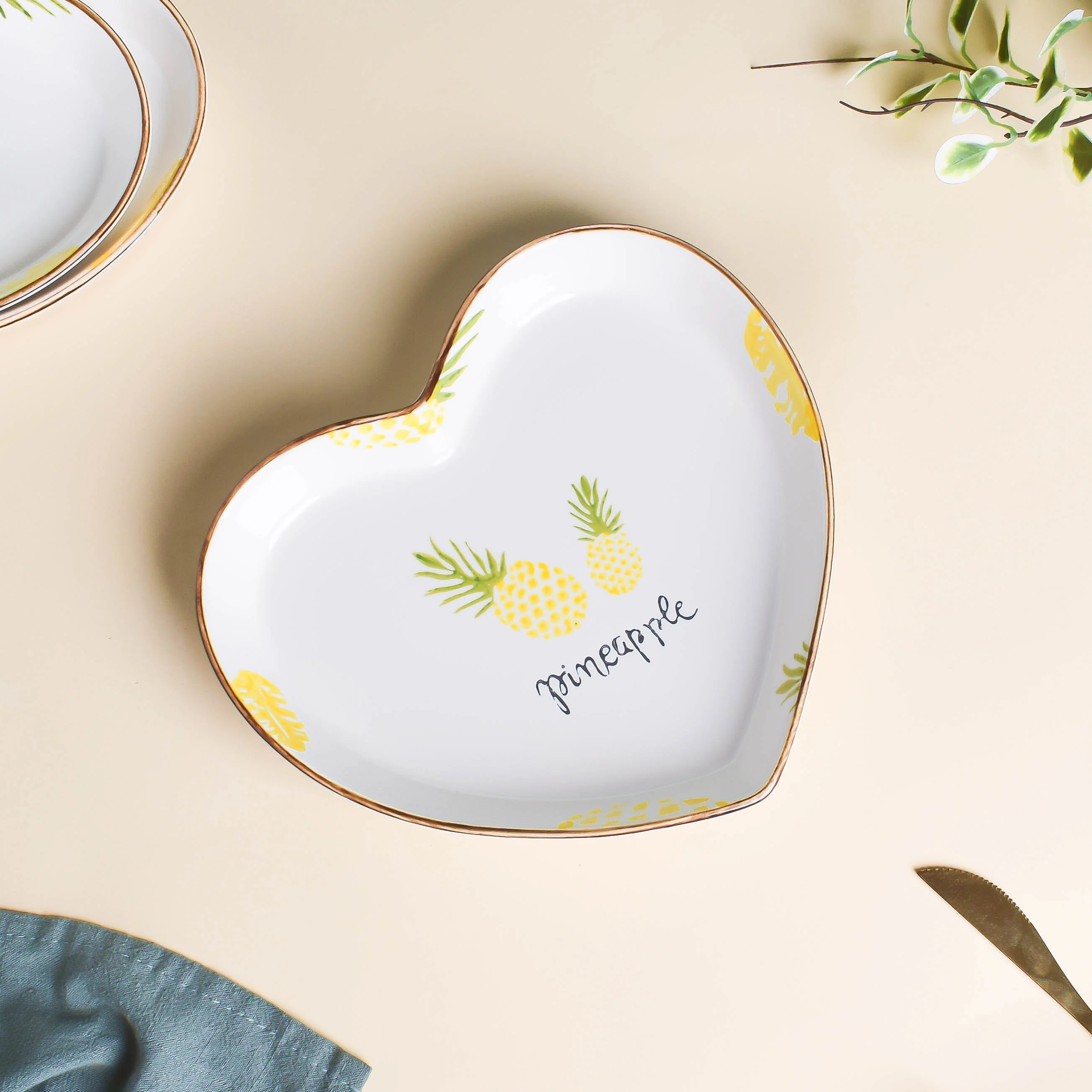 Pineapple Heart Plates Set of 5 - Image 4