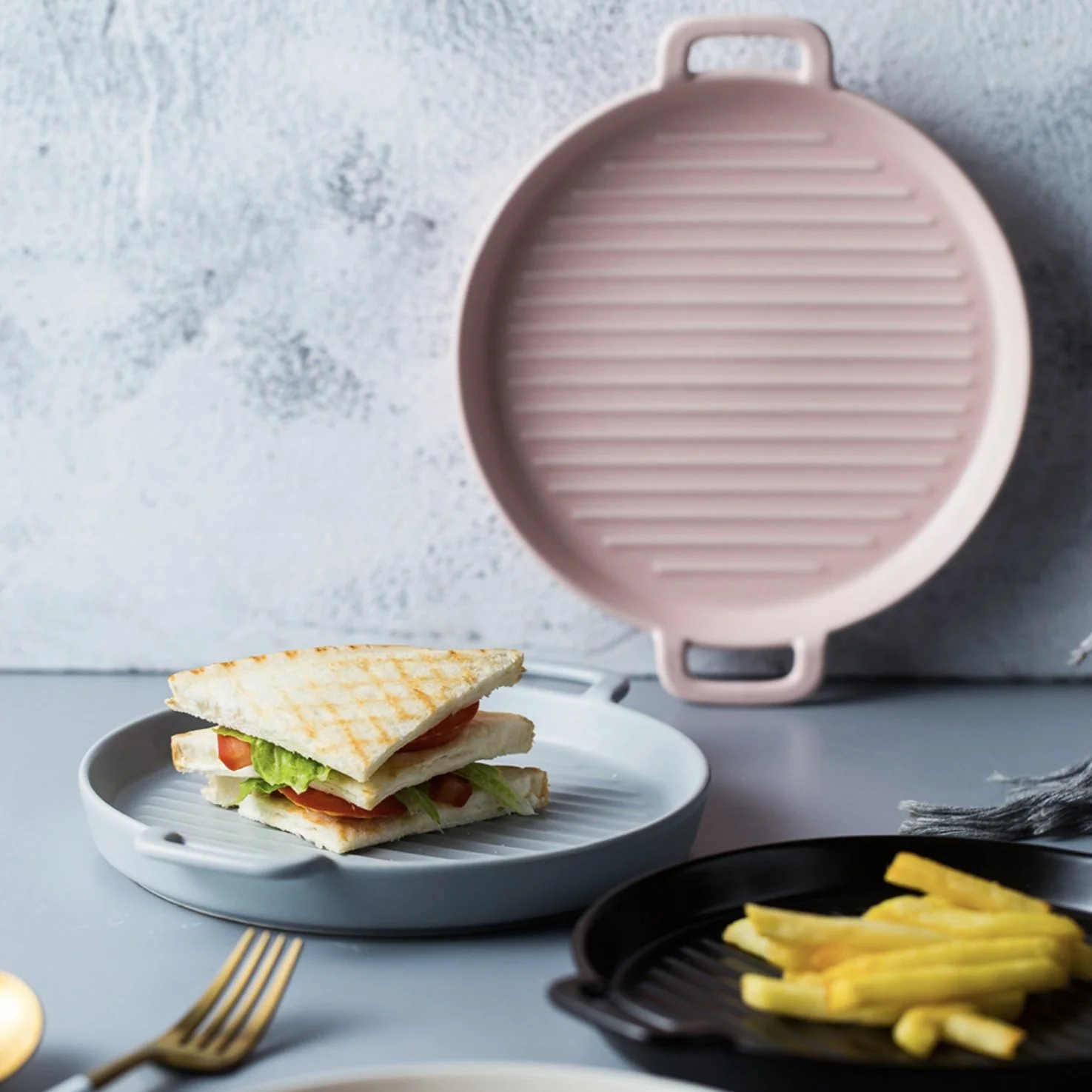Pink Round Baking Tray - Image 3