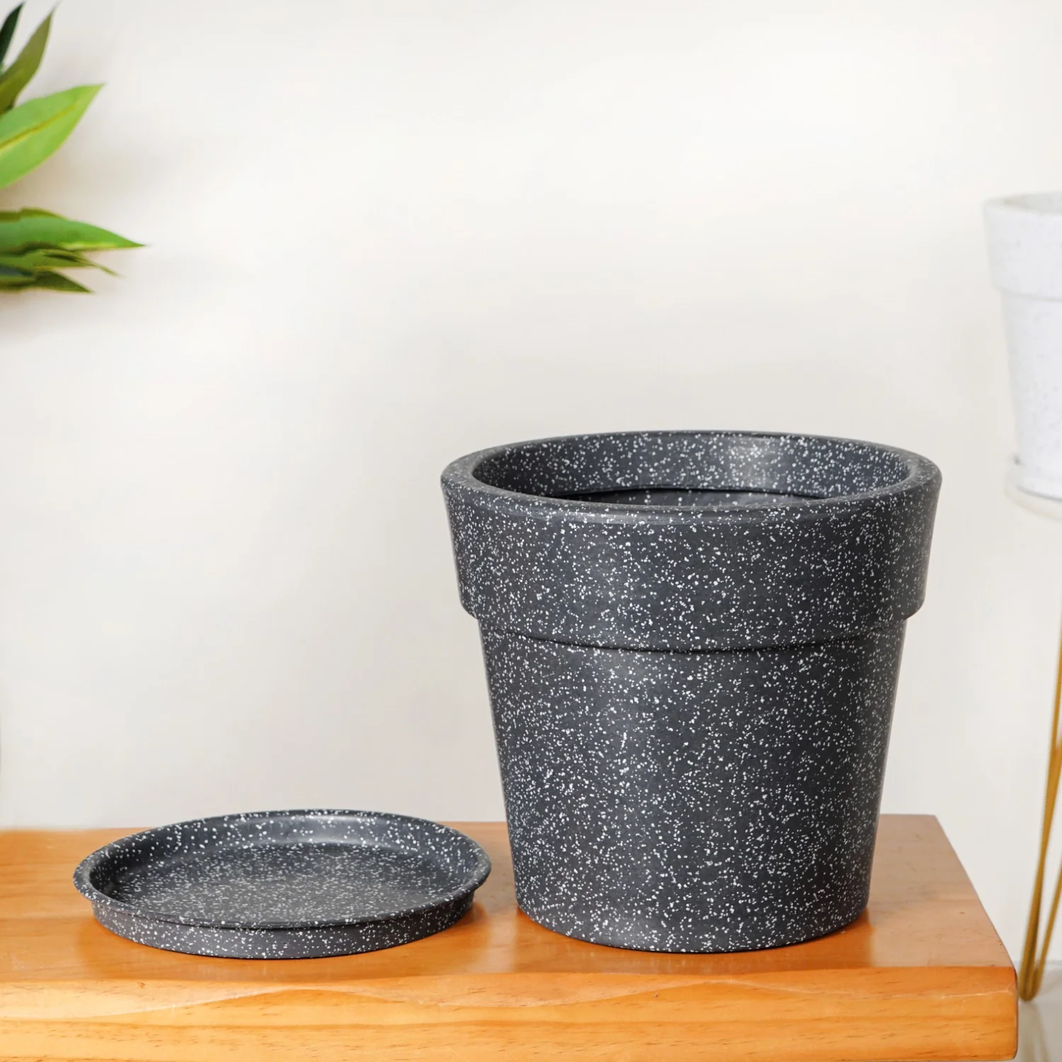 Planterra Grey Planter With Plate 10x9 Inch - Image 2