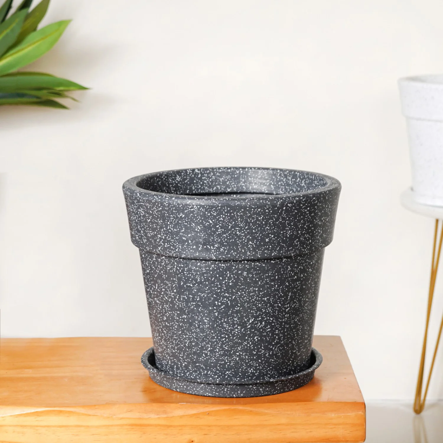Planterra Grey Planter With Plate 10x9 Inch - Image 9