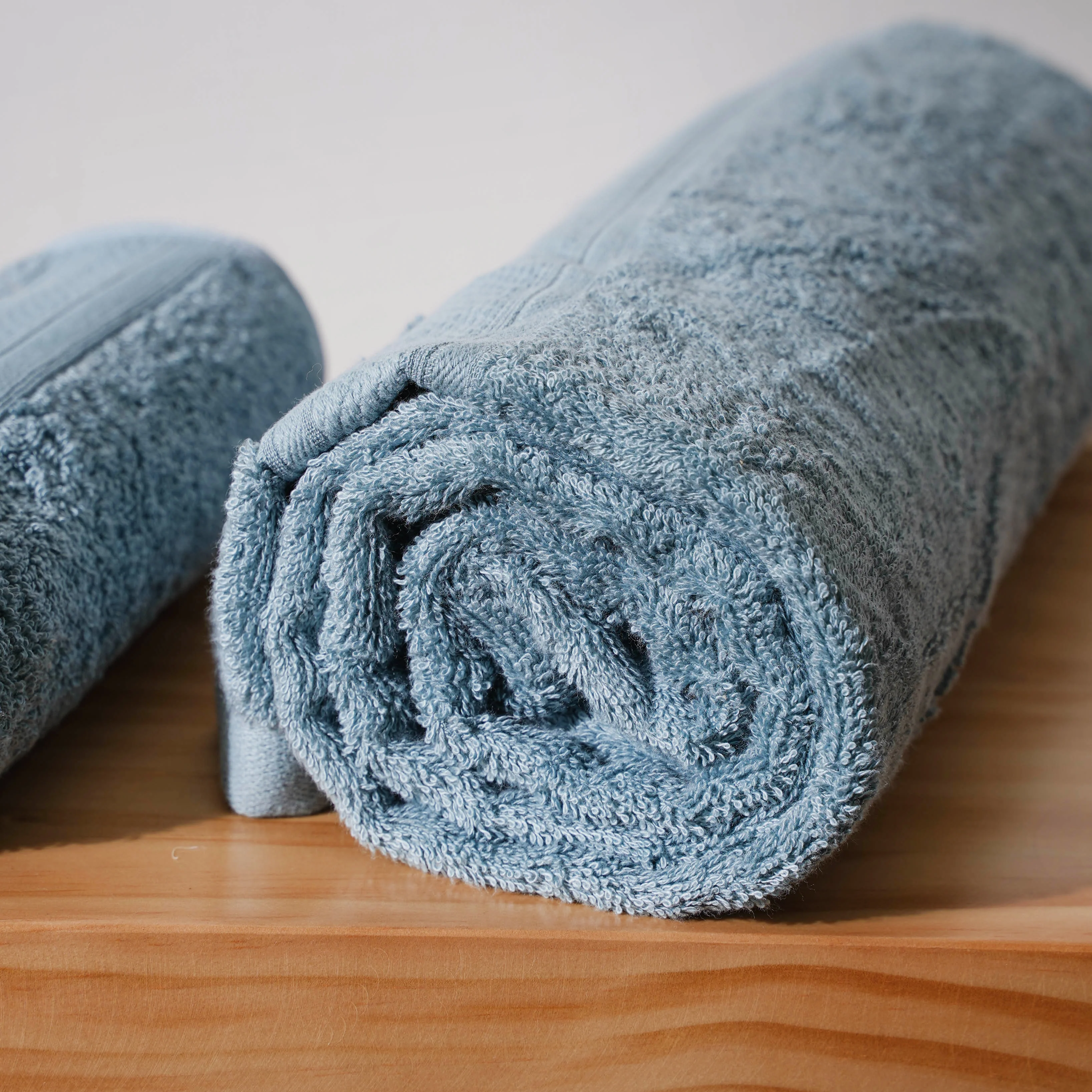 Plushy Bamboo Towel Set of 2 Blue - Image 4