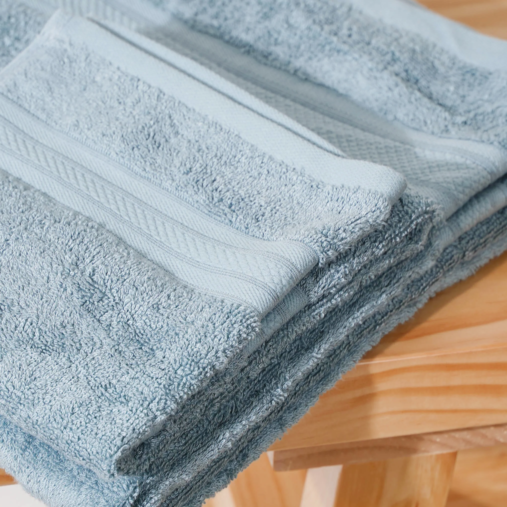 Plushy Bamboo Towel Set of 2 Blue - Image 9