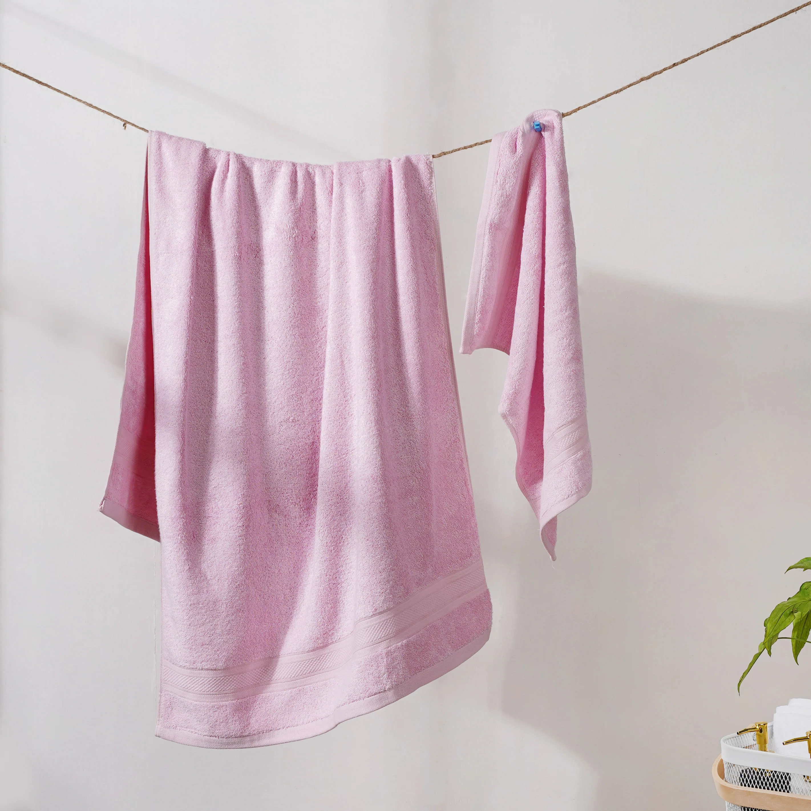 Plushy Bamboo Towel Set of 2 Pink - Image 8