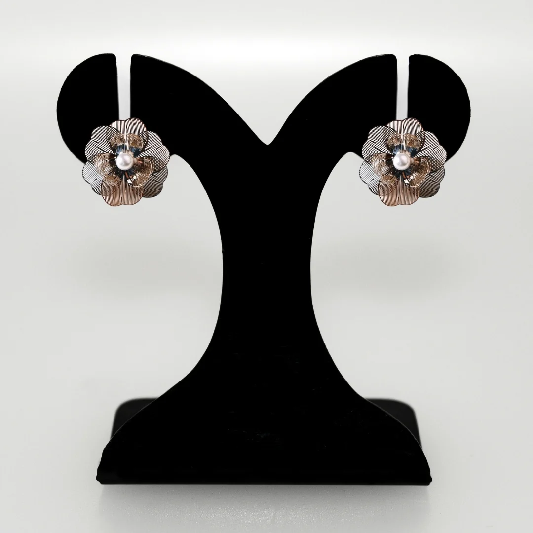 Poppy Pearl Statement Stud Earrings - Image 6