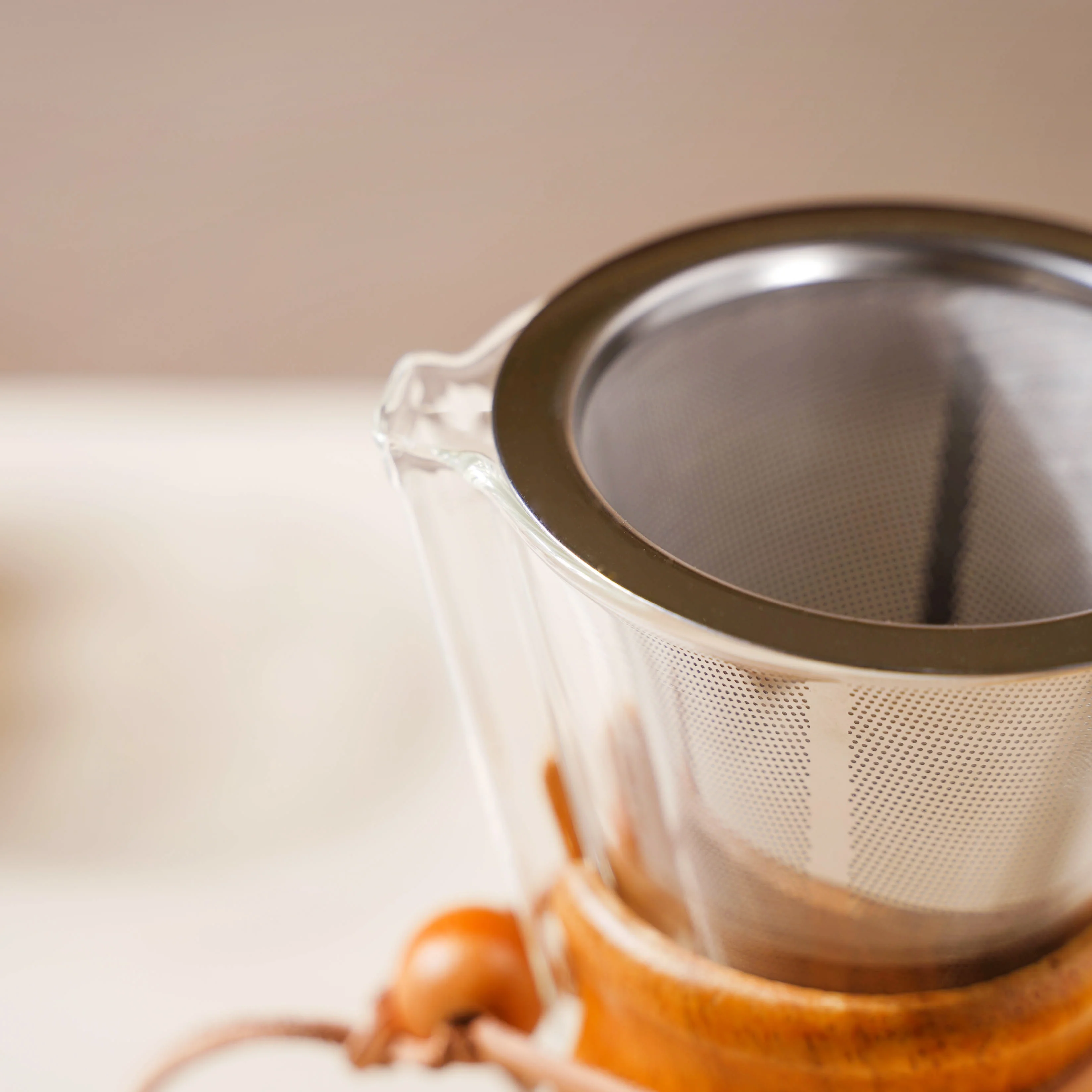 Pour Over Drip Coffee Maker With Wooden Collar - Image 15