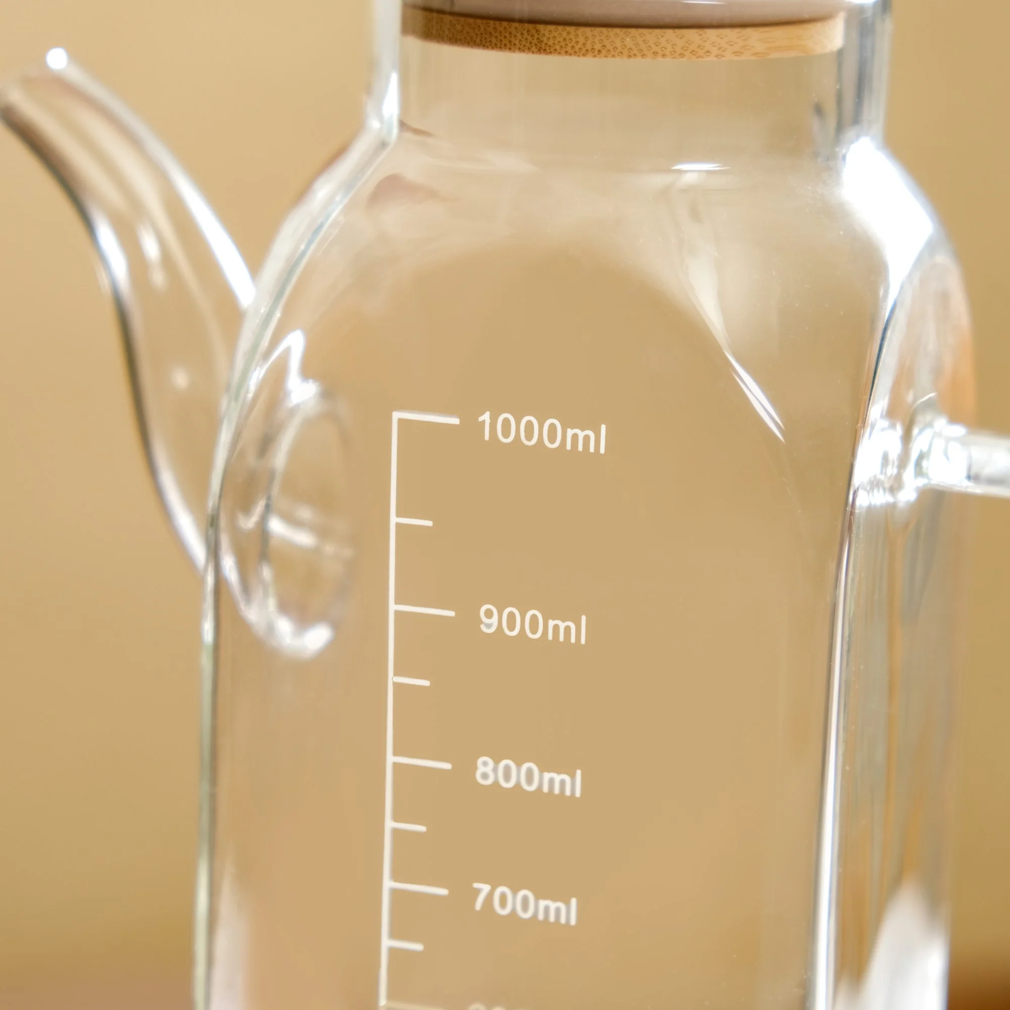 Premium Borosilicate Glass Oil Pot with Bamboo Lid 1000ml - Image 7