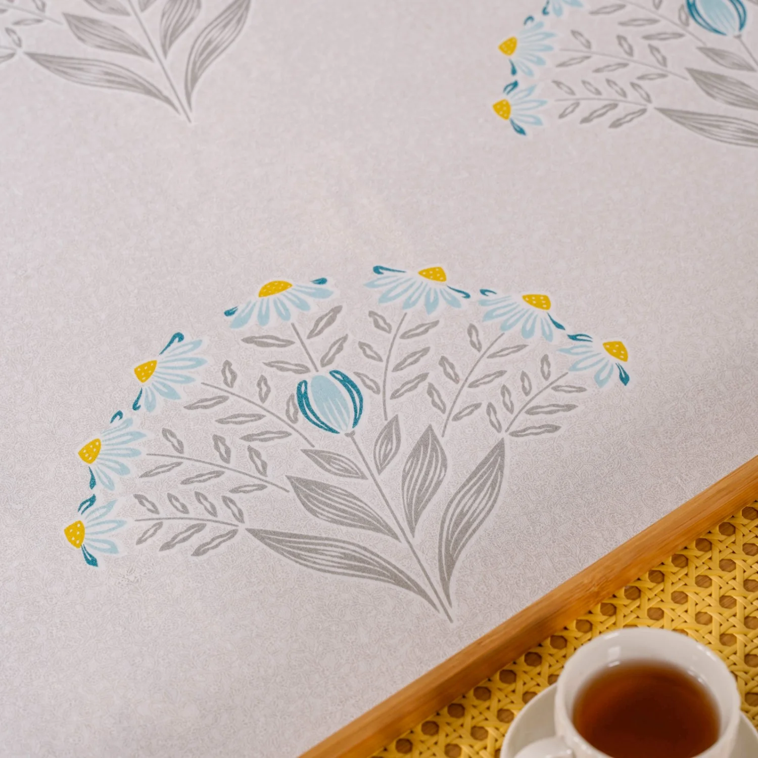 Pure Cotton Daisy Bedsheet Set 180 TC Ultra Soft King Size 275x275 cm - Image 5