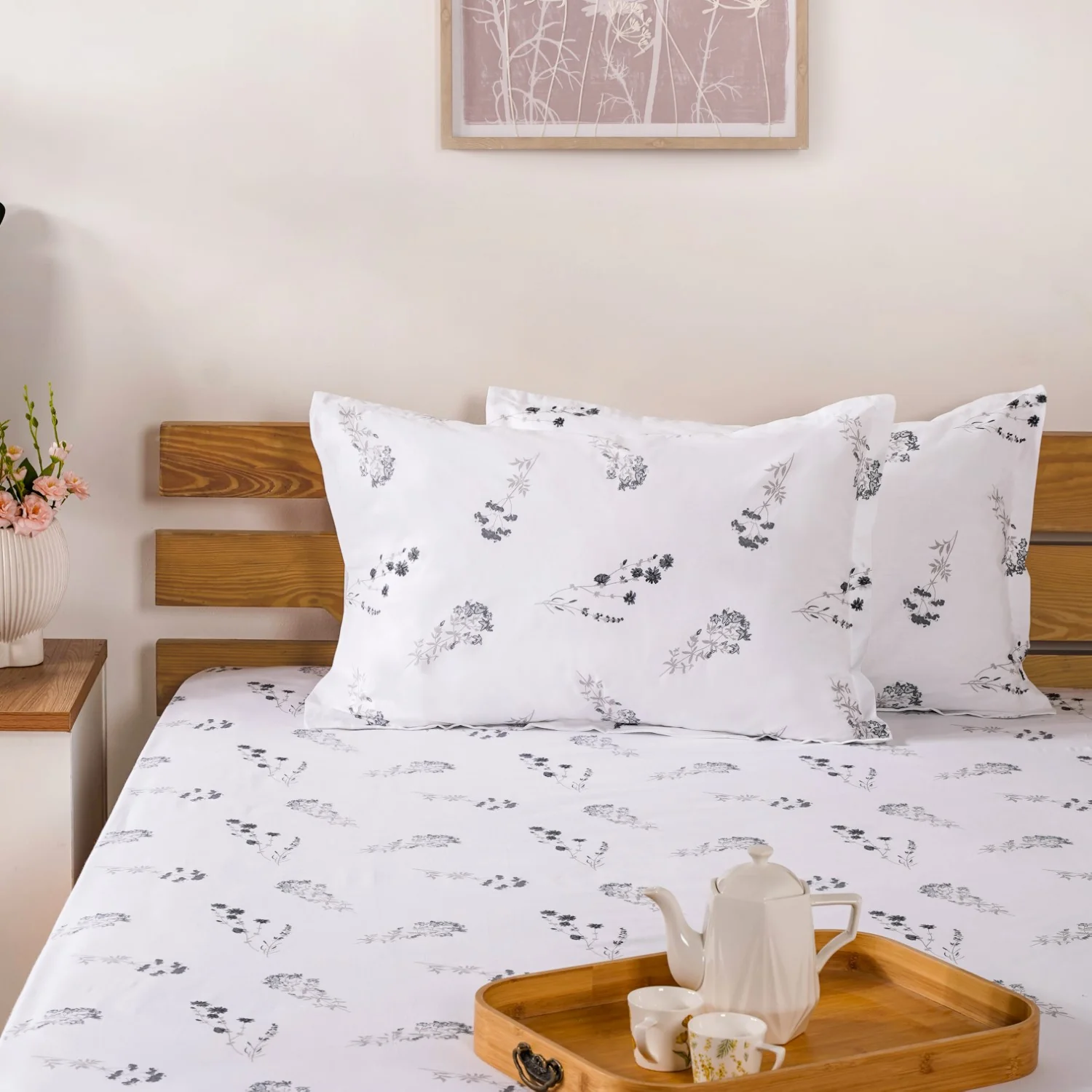 Pure Cotton Printed Bedsheet And Pillow Case Set 180 TC King Size 275x275 cm - Image 2