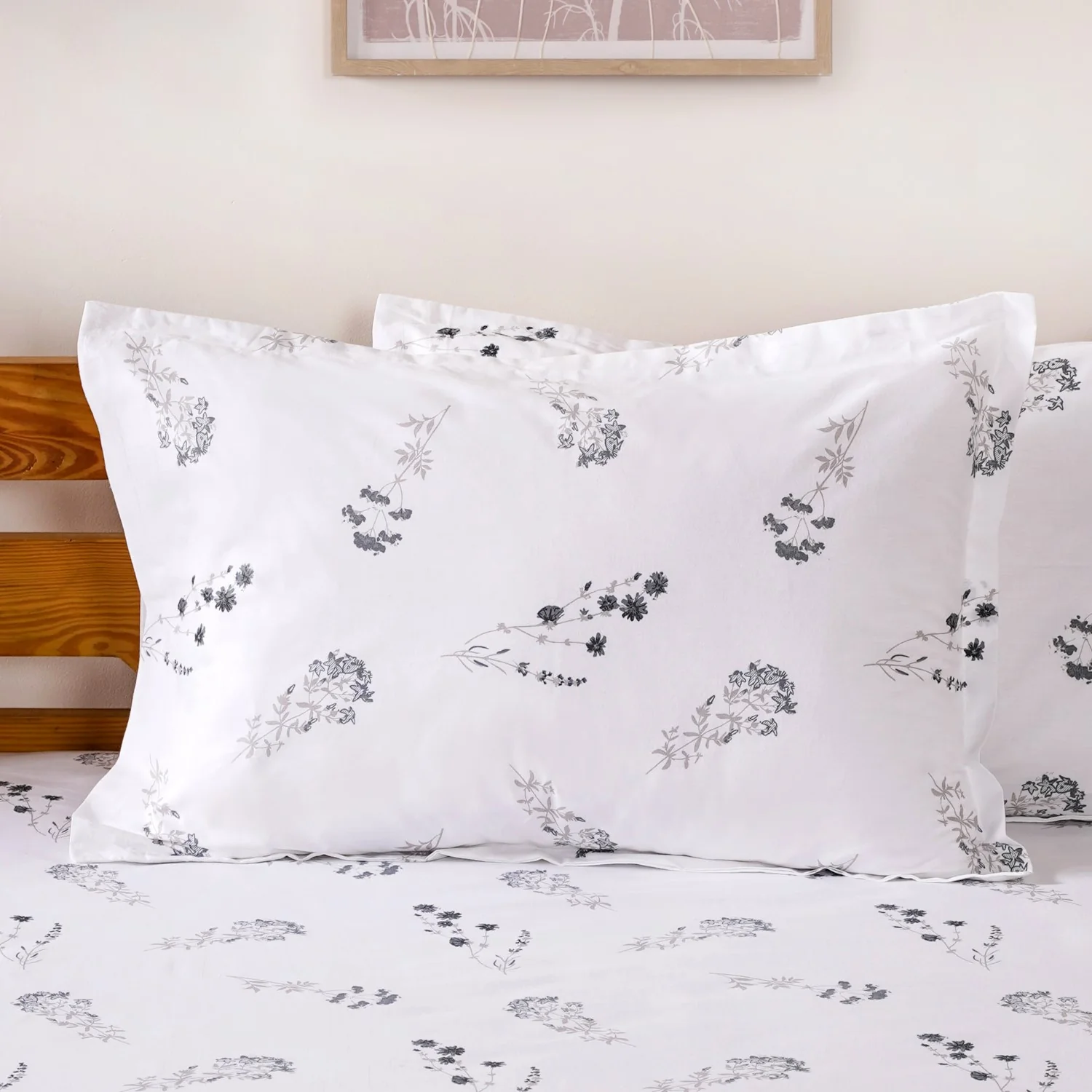 Pure Cotton Printed Bedsheet And Pillow Case Set 180 TC King Size 275x275 cm - Image 6