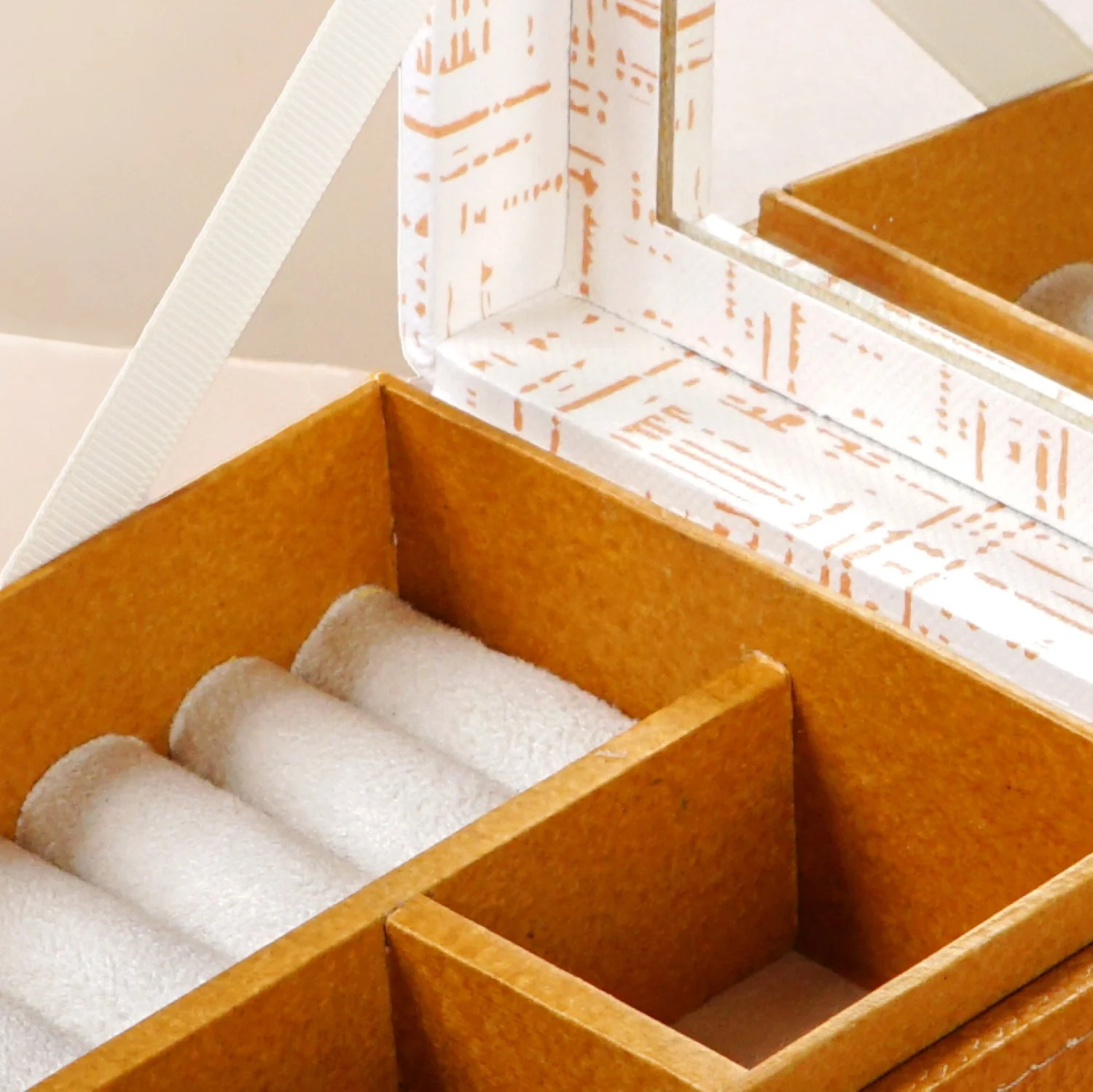 Quadrata Pattern Multi Section Jewellery Box With Mirror - Image 6