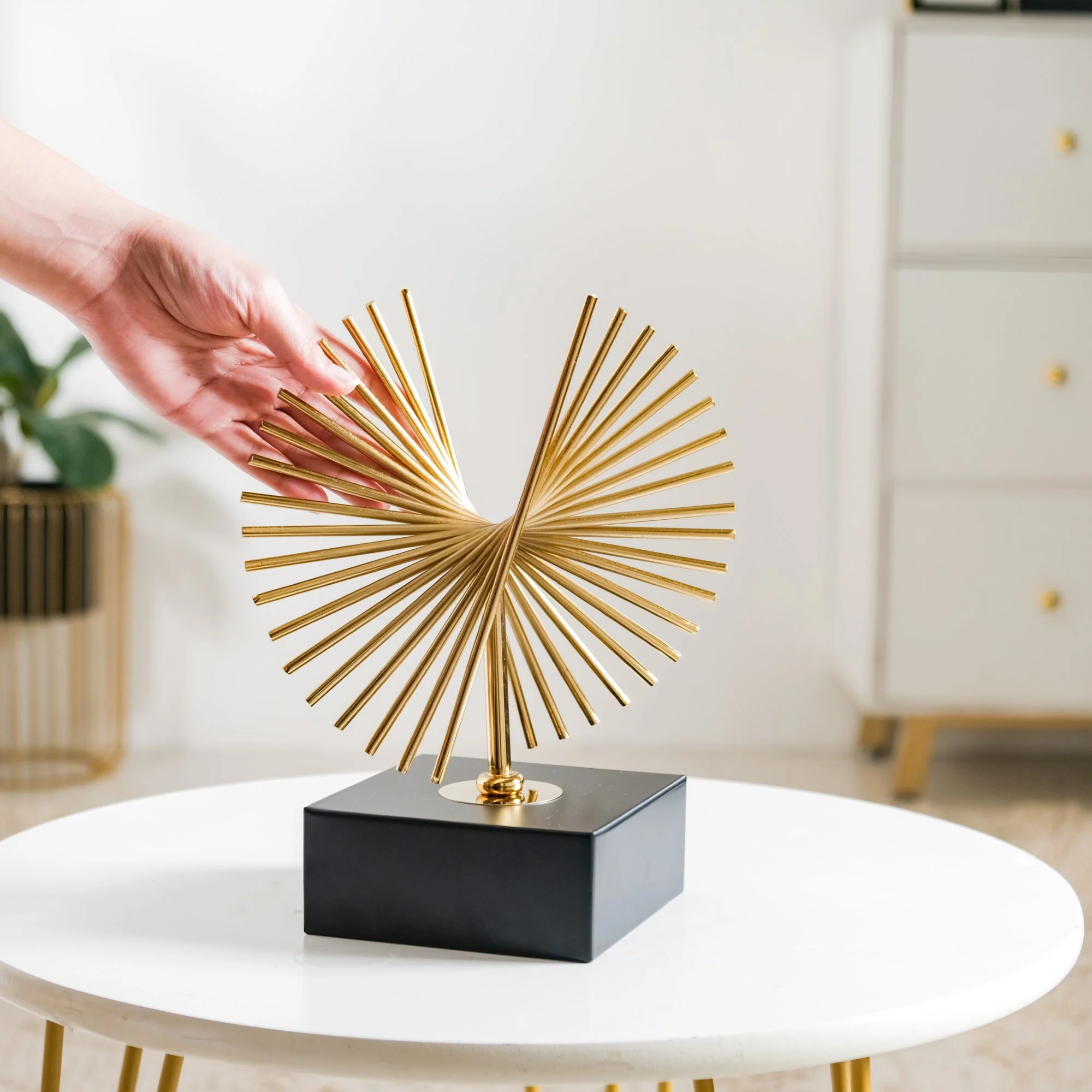 Radiance Decor Showpiece Gold Small - Image 2