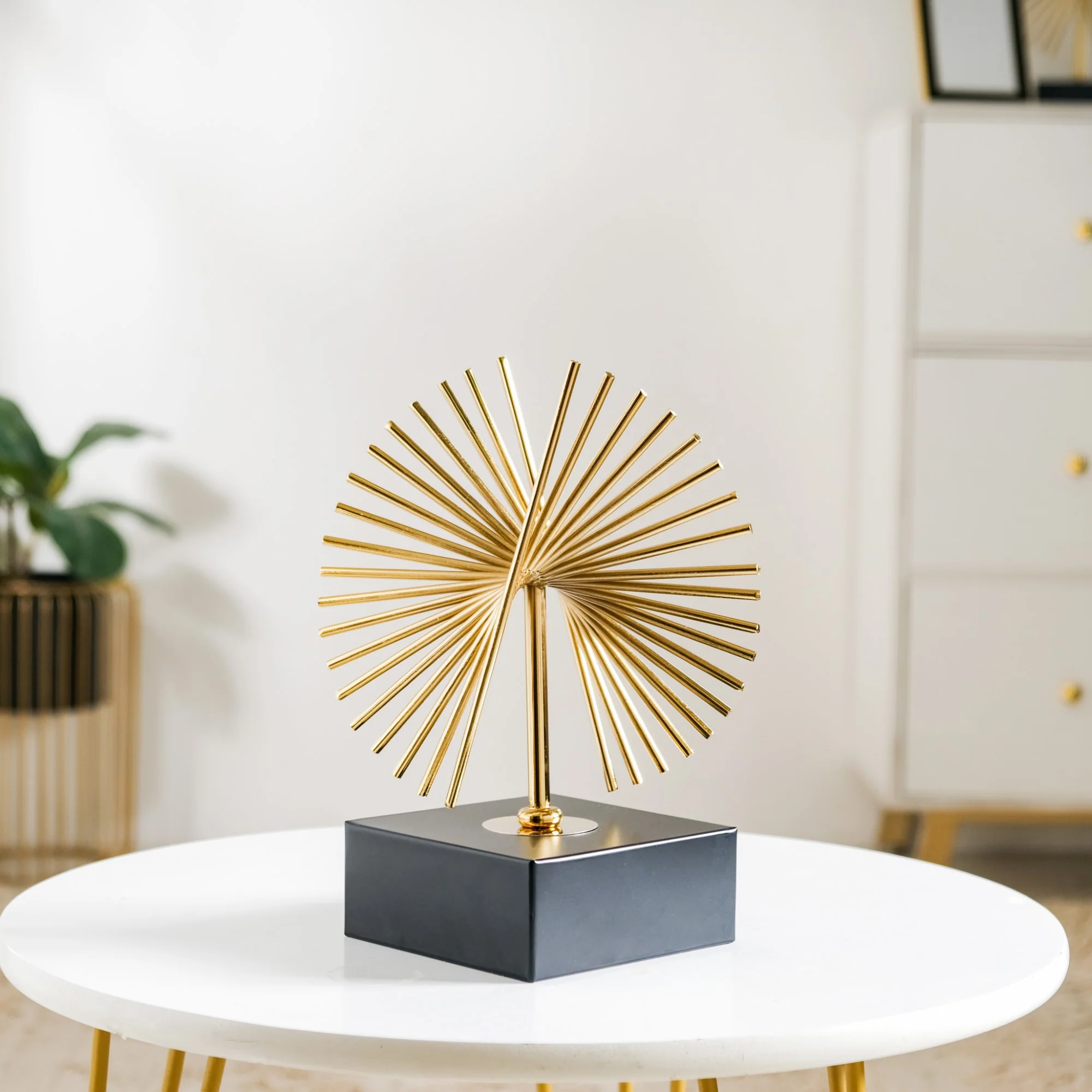Radiance Decor Showpiece Gold Small - Image 4