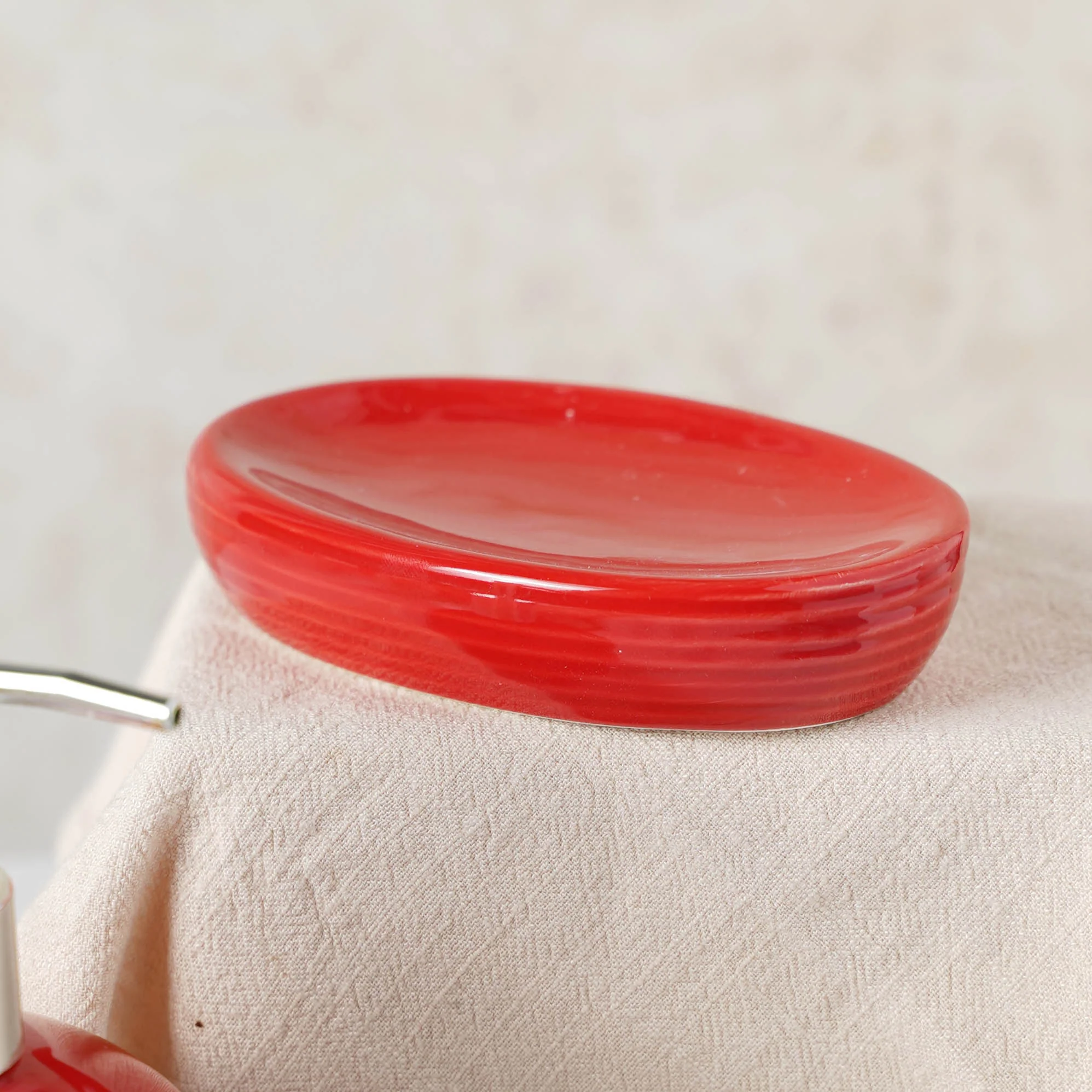 Red Ceramic Bath Set - Image 6