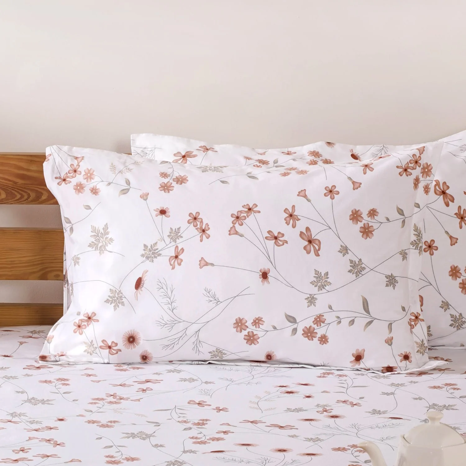 Red Floral Printed Pure Cotton Bedding Set 180 Thread Count King Size 275x275 cm - Image 6