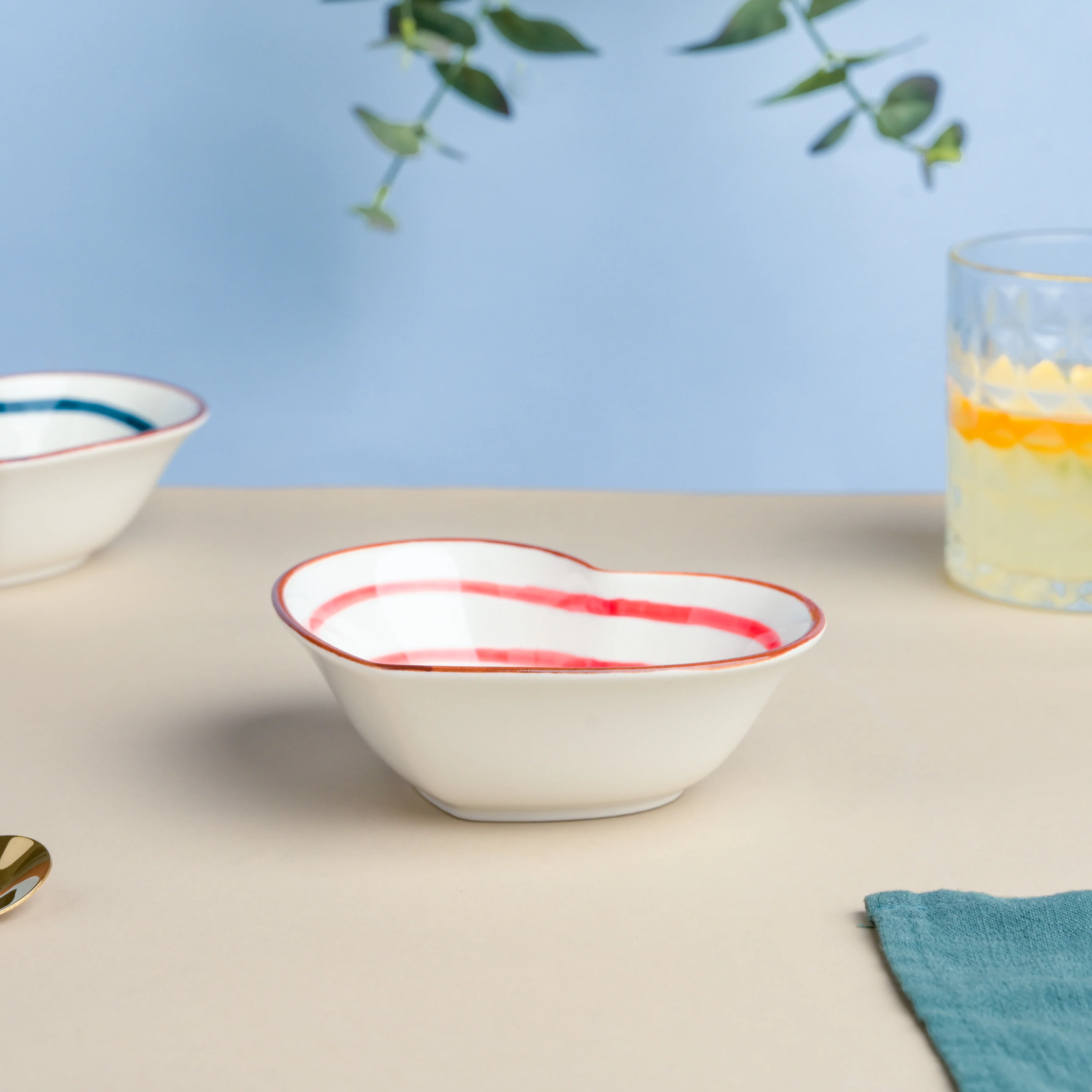 Red Illusion Heart Snack Bowl - Image 4