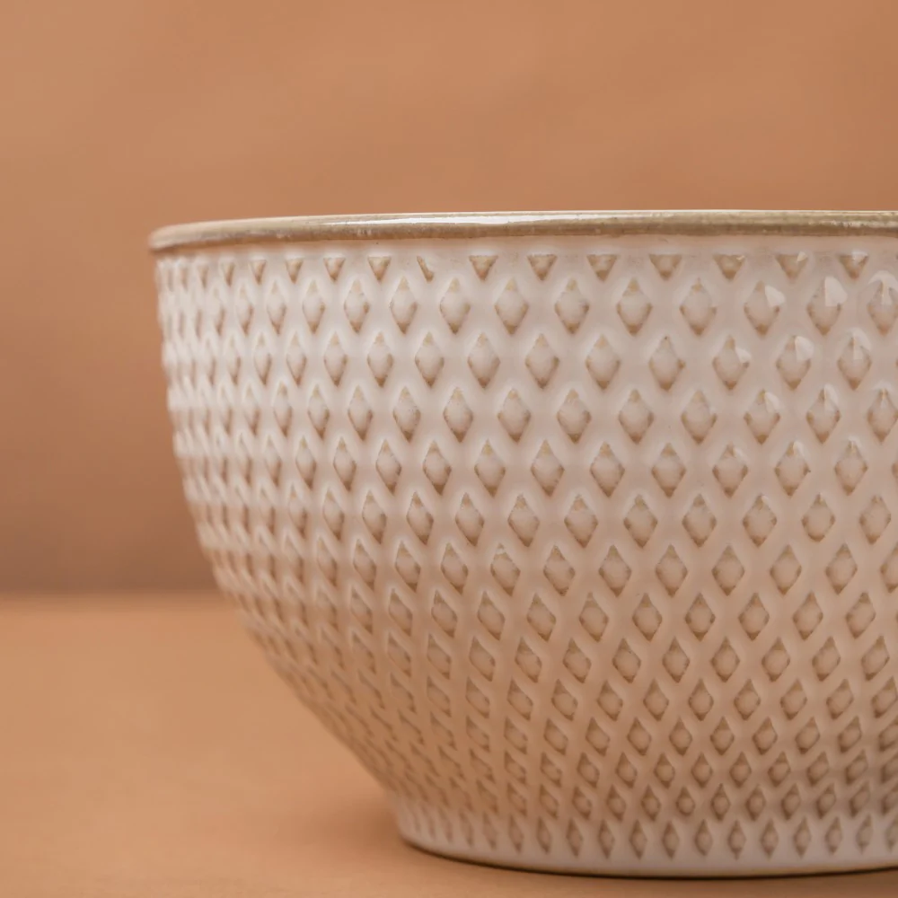 Regina White Textured Soup Bowl 600ml - Image 5