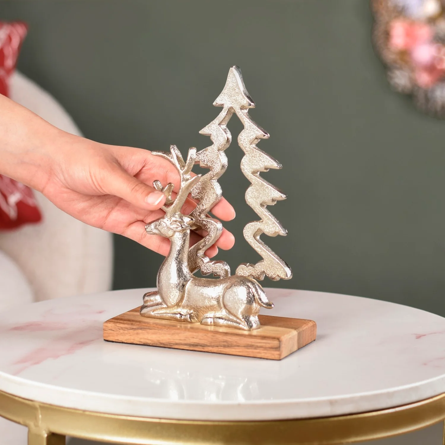 Reindeer By The Noel Tree Metal Decor - Image 2