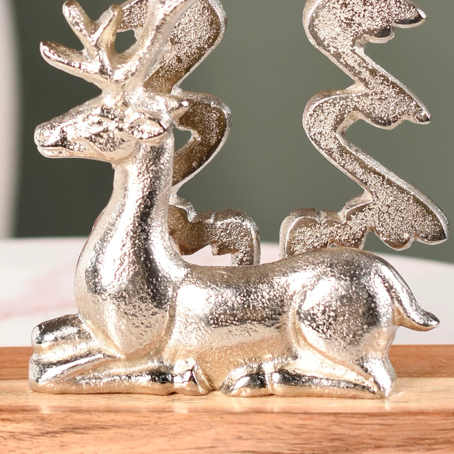 Reindeer By The Noel Tree Metal Decor - Image 7