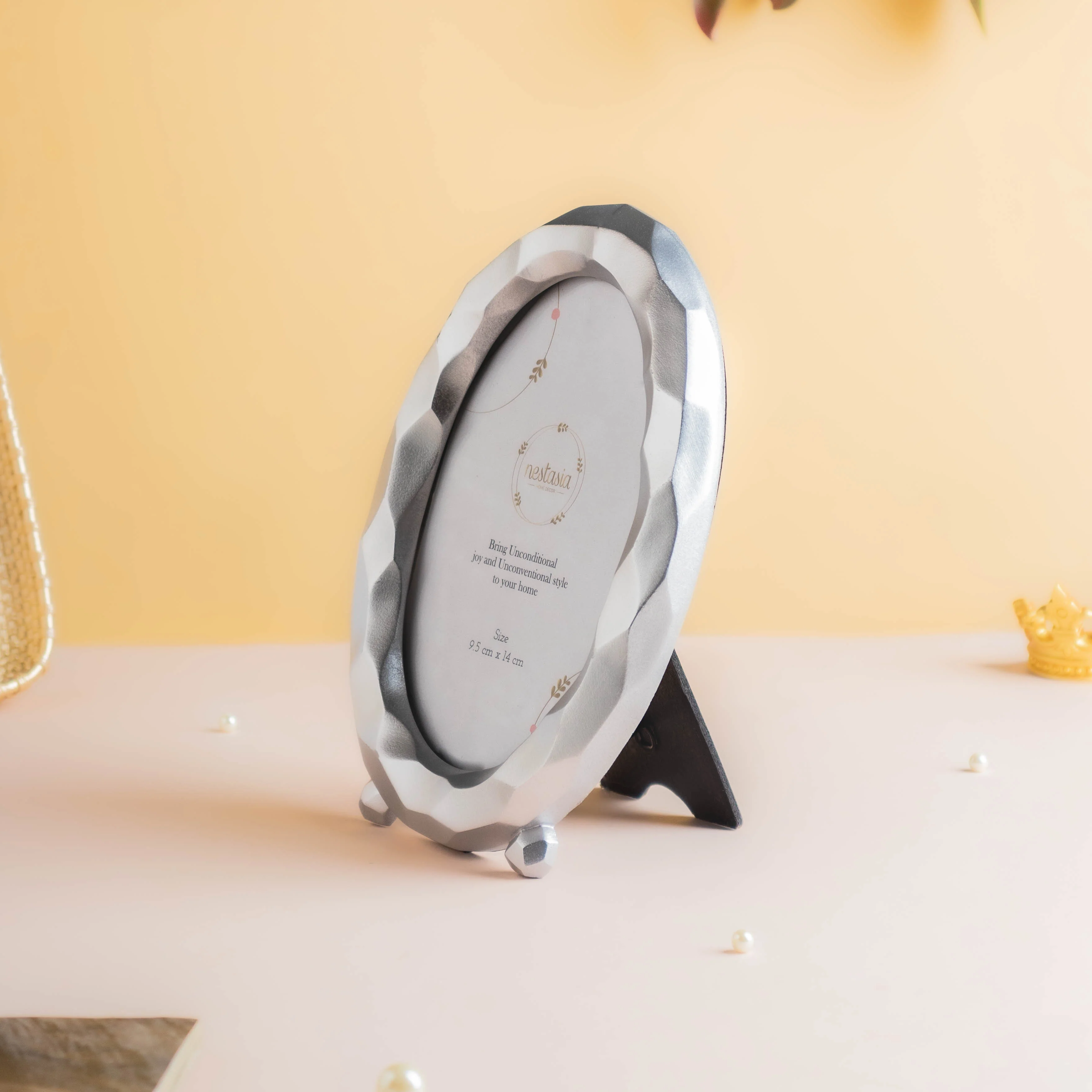Retro Oval Photo Frame - Image 3