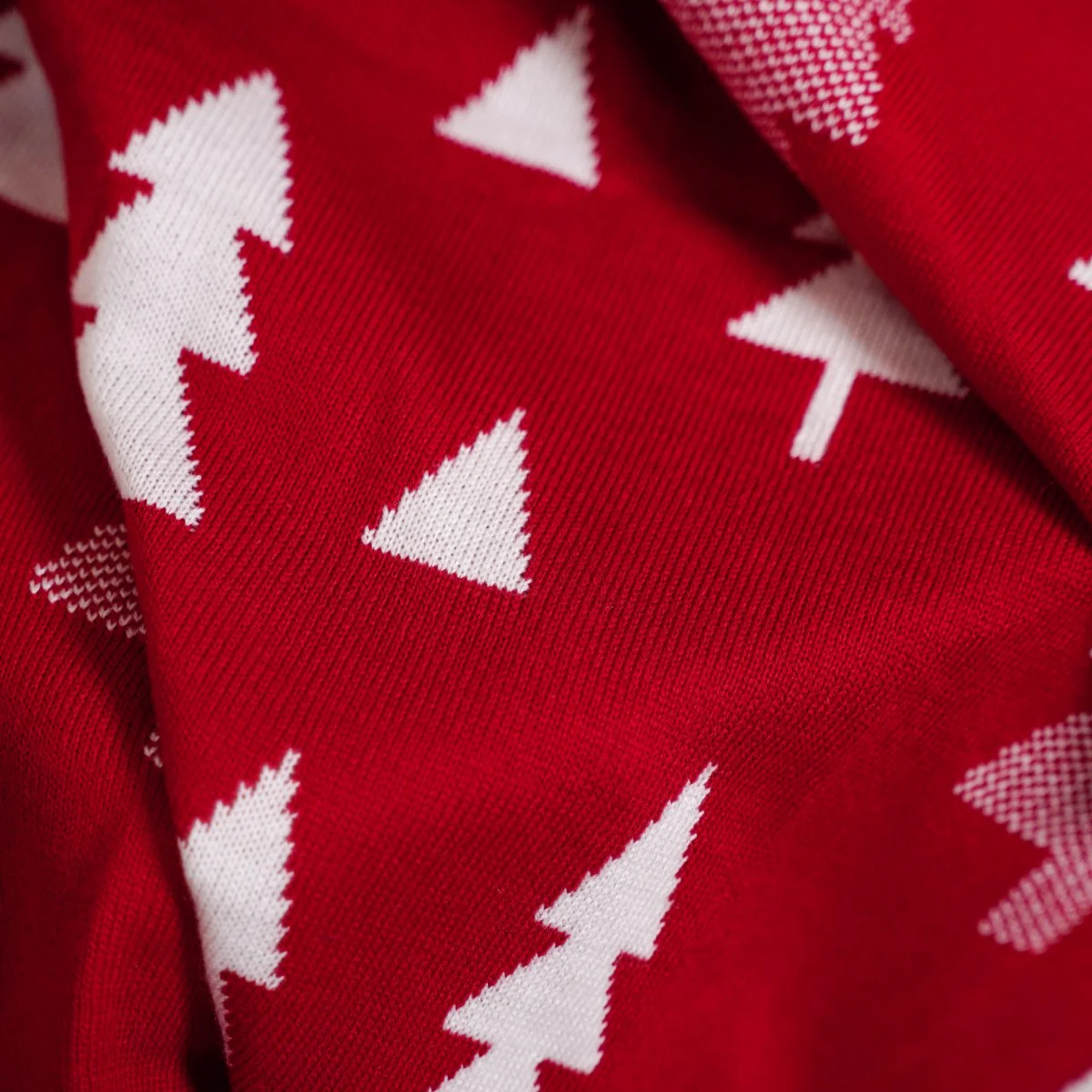 Reversible Red Tree Throw Blanket - Image 9