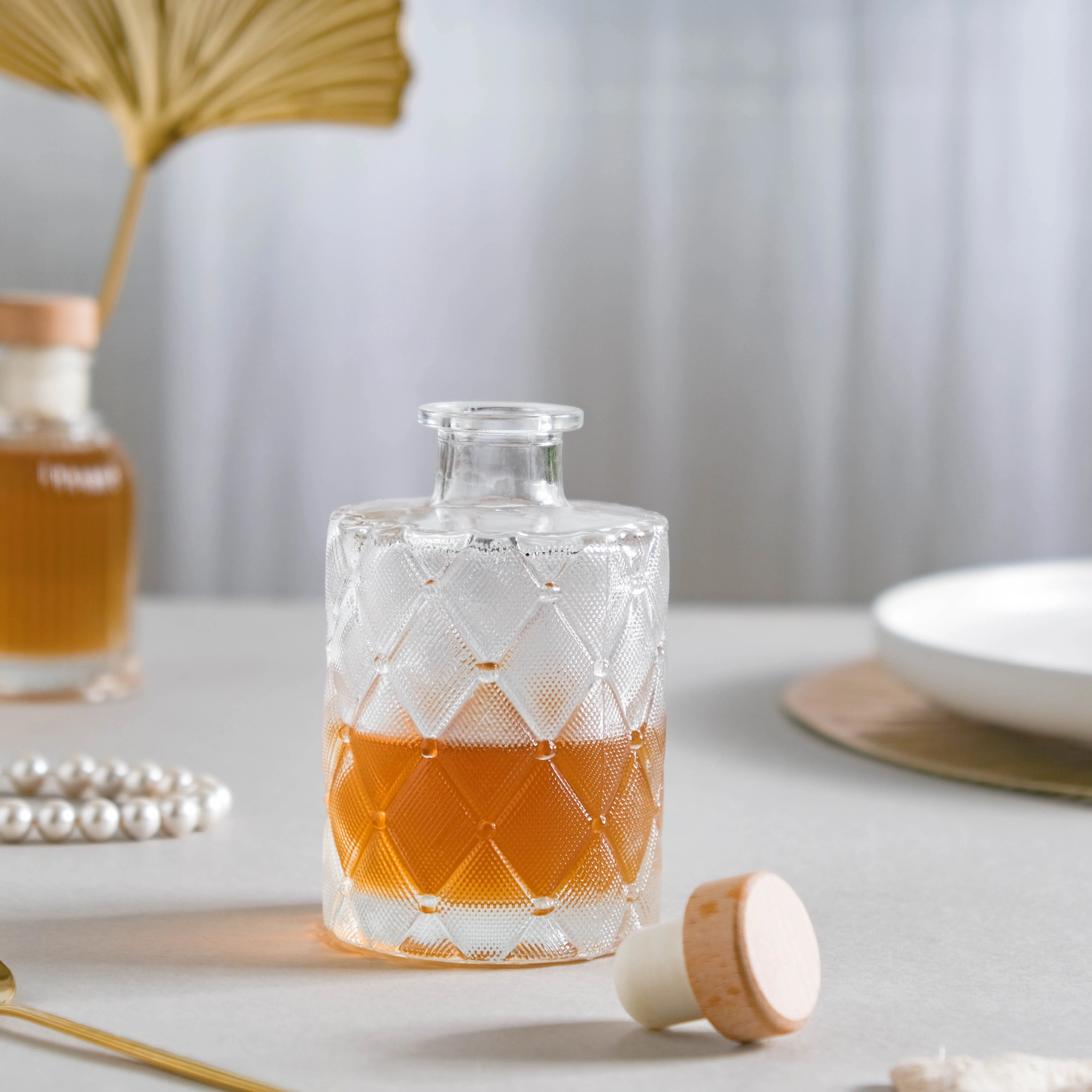 Rhombus Textured Decanter with Cork - Image 3