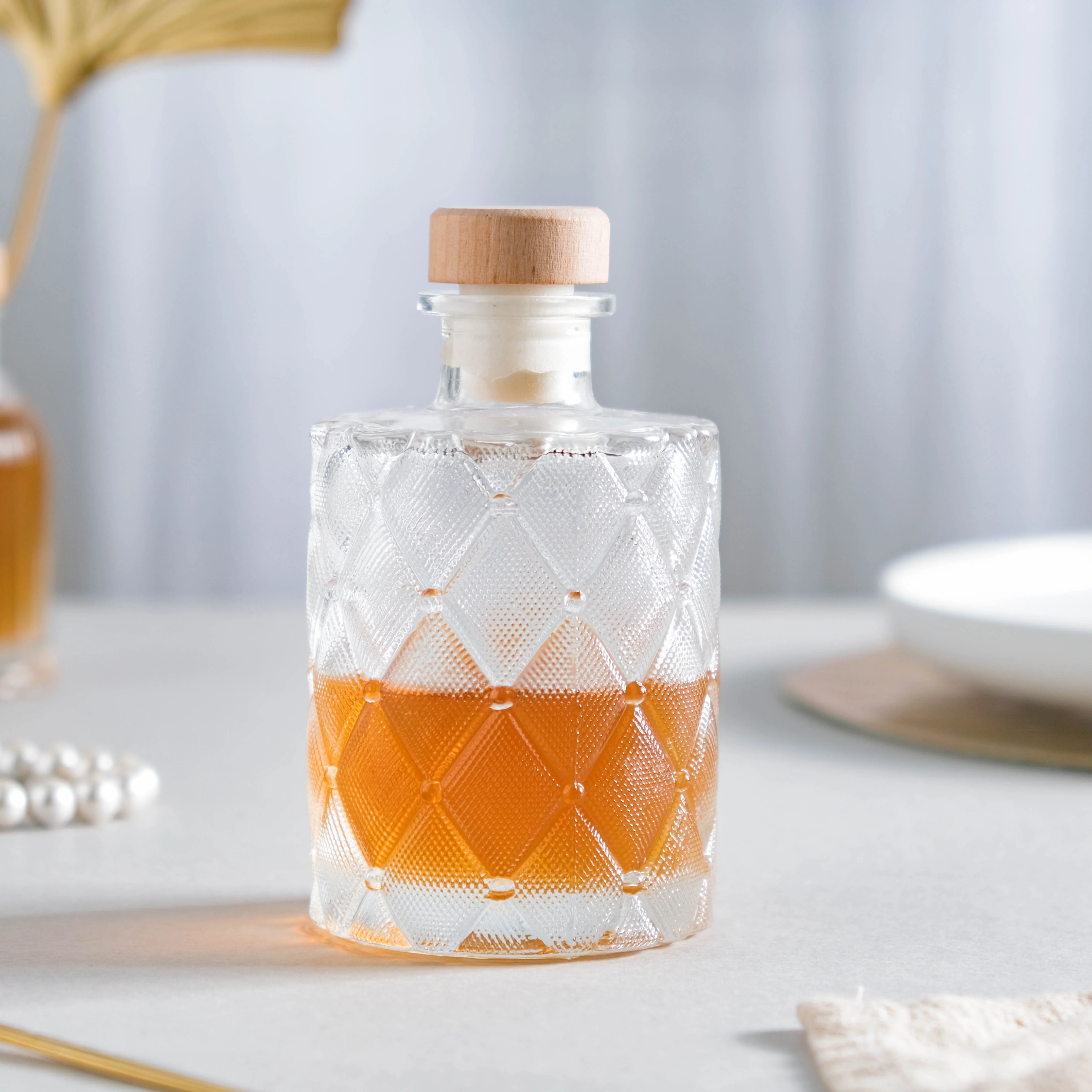 Rhombus Textured Decanter with Cork - Image 4