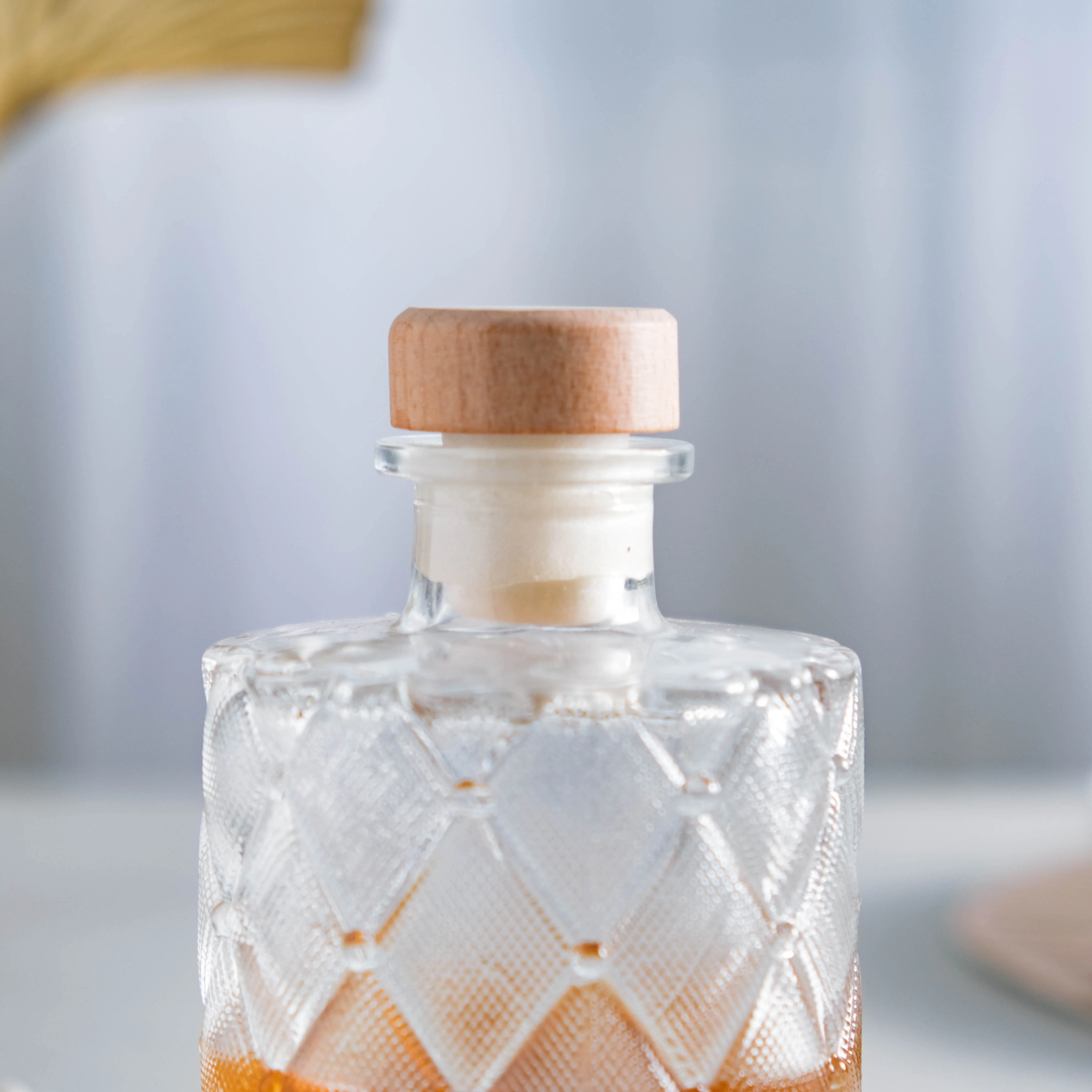 Rhombus Textured Decanter with Cork - Image 6
